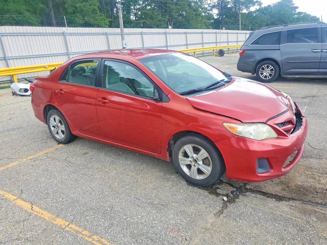 2011 Toyota Corolla Le Красный vin: JTDBU4EE9B9123626