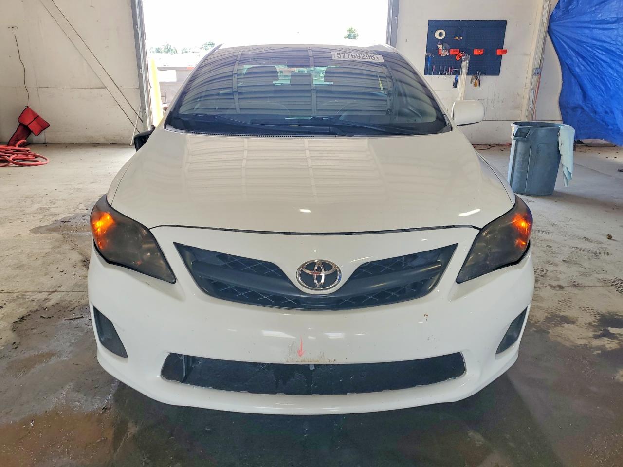 2011 Toyota Corolla Le Белый vin: JTDBU4EE9B9125490