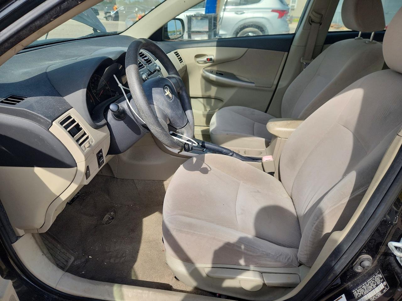 2011 Toyota Corolla Le Black vin: JTDBU4EE9B9131483