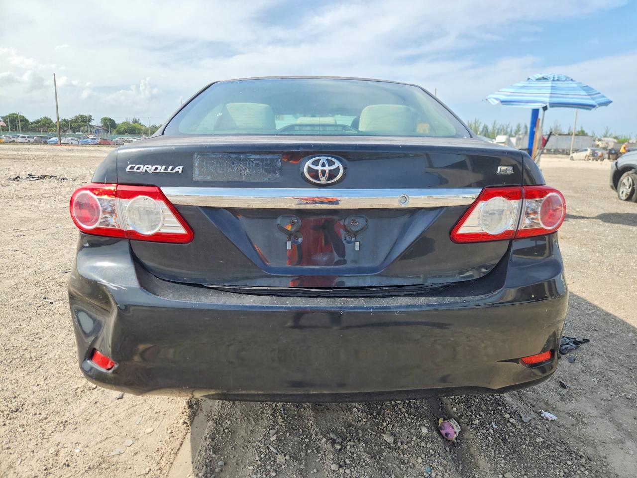 2011 Toyota Corolla Le Black vin: JTDBU4EE9B9131483
