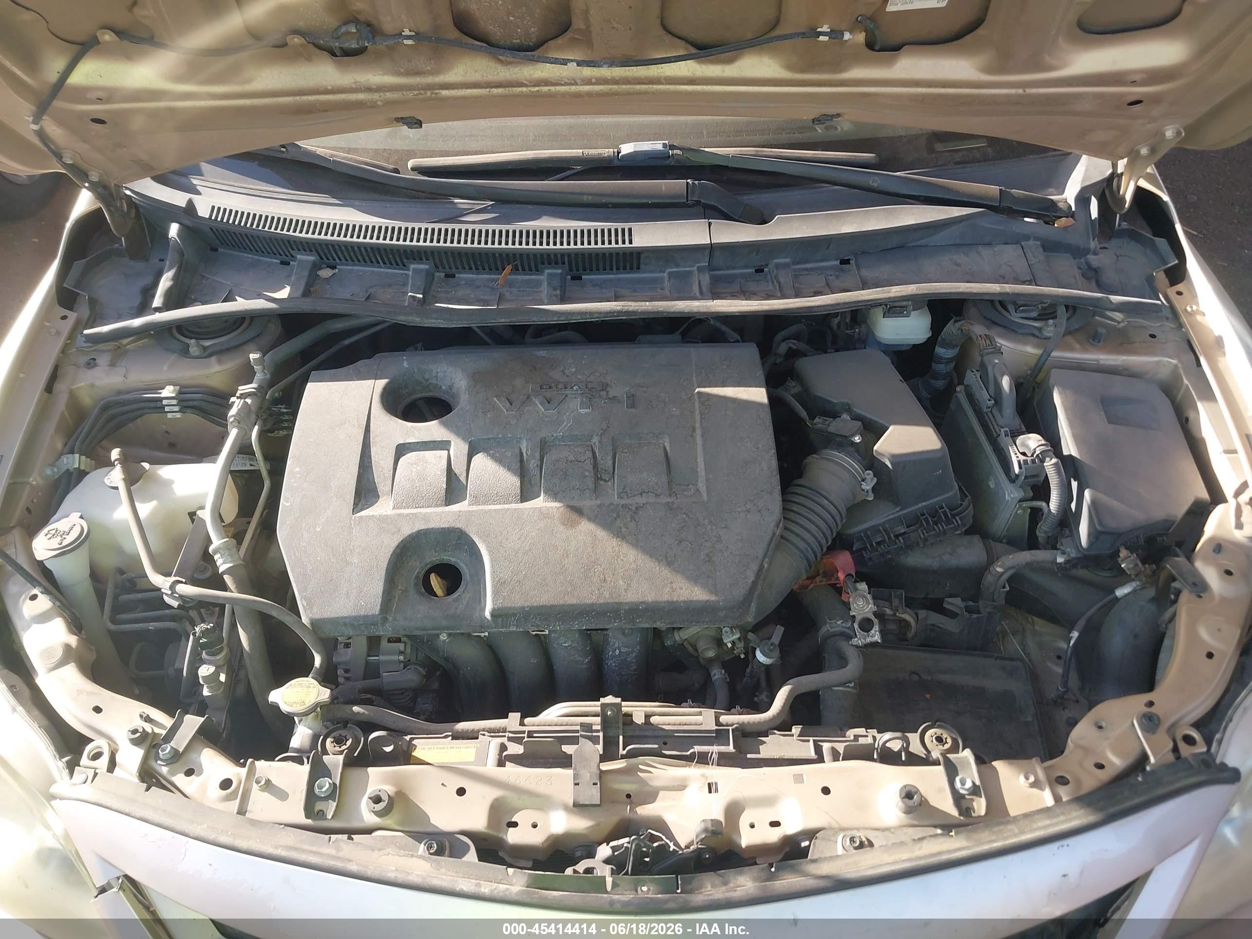 2011 Toyota Corolla Le Gold vin: JTDBU4EE9B9132651