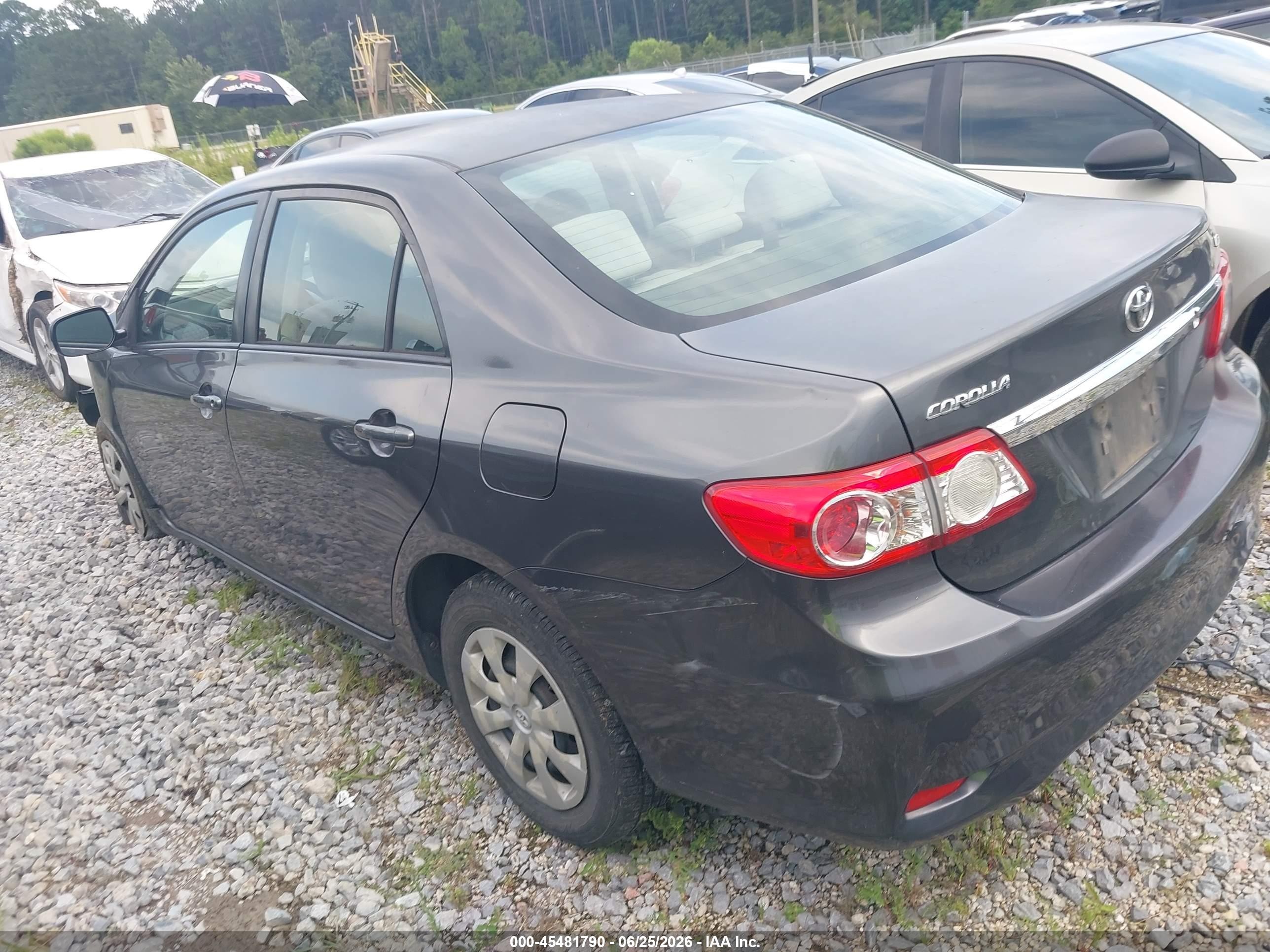 2011 Toyota Corolla Le Gray vin: JTDBU4EE9B9140118