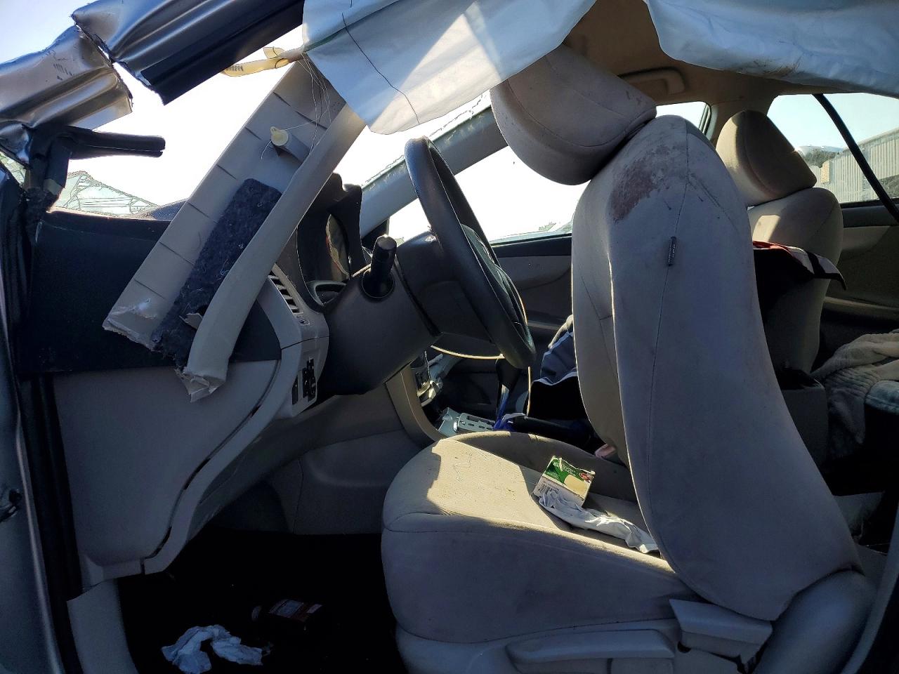 2011 Toyota Corolla Le Silver vin: JTDBU4EE9B9156366