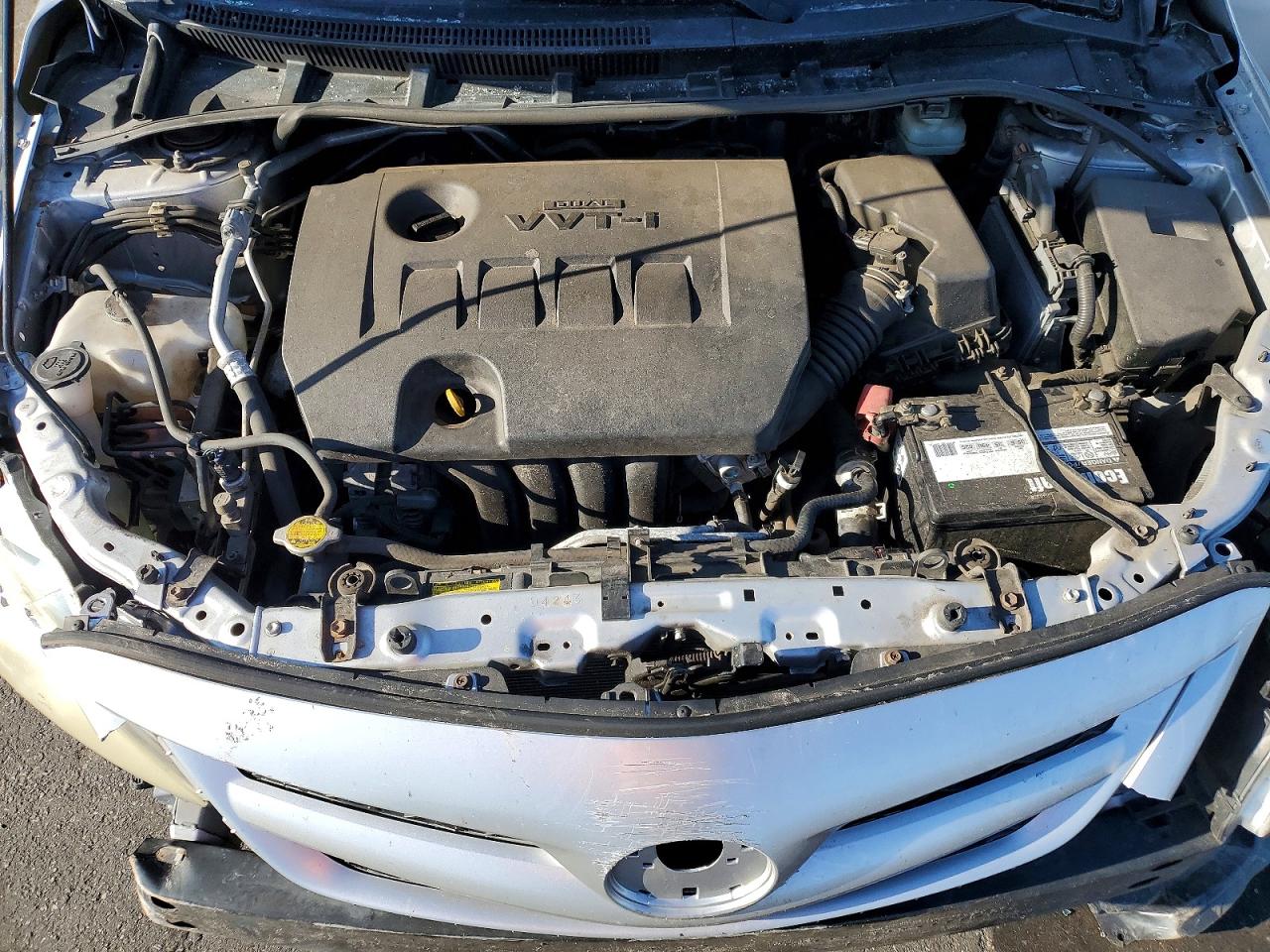 2011 Toyota Corolla Le Silver vin: JTDBU4EE9B9156366