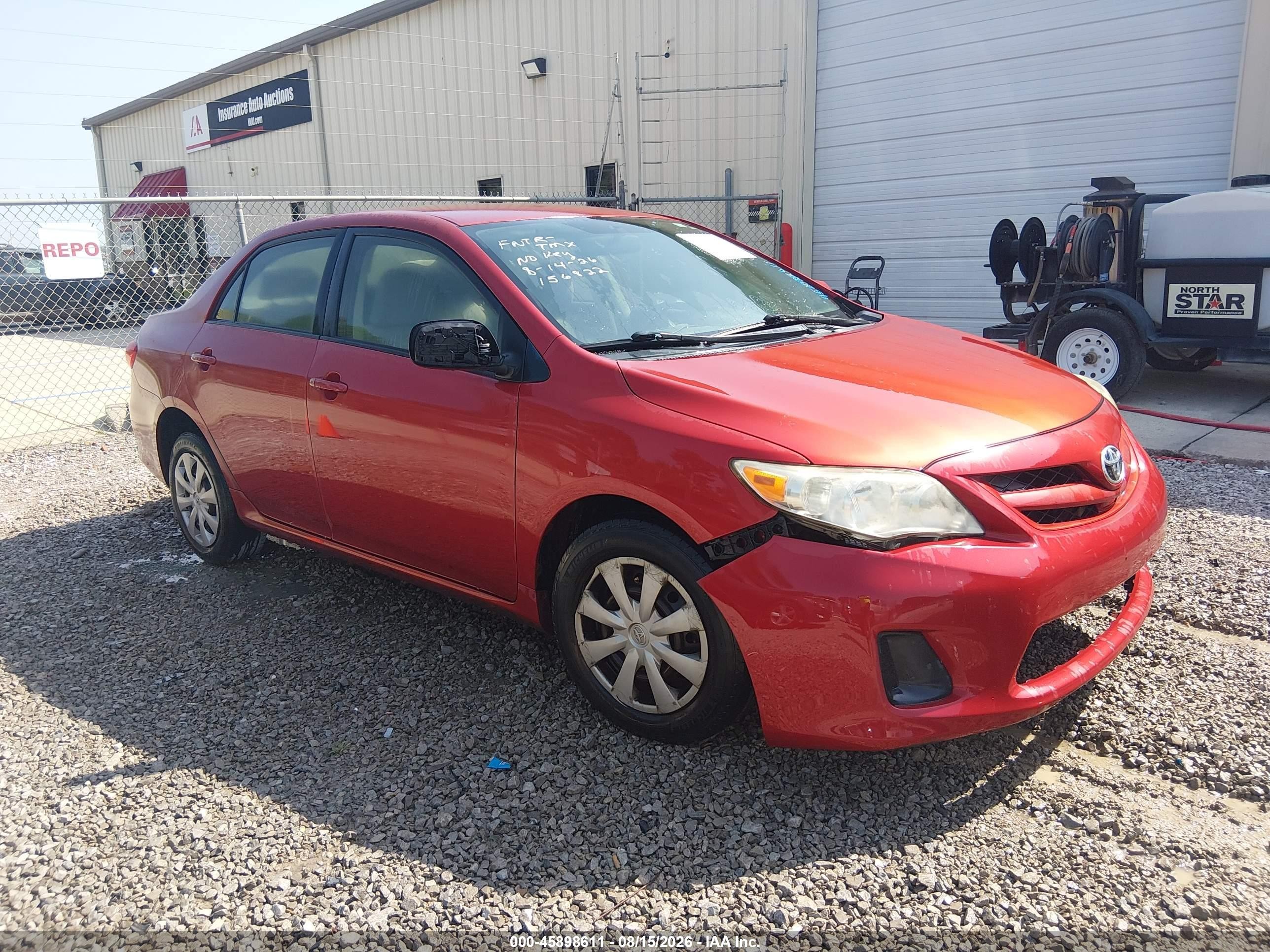 2011 Toyota Corolla Le Red vin: JTDBU4EE9B9156822