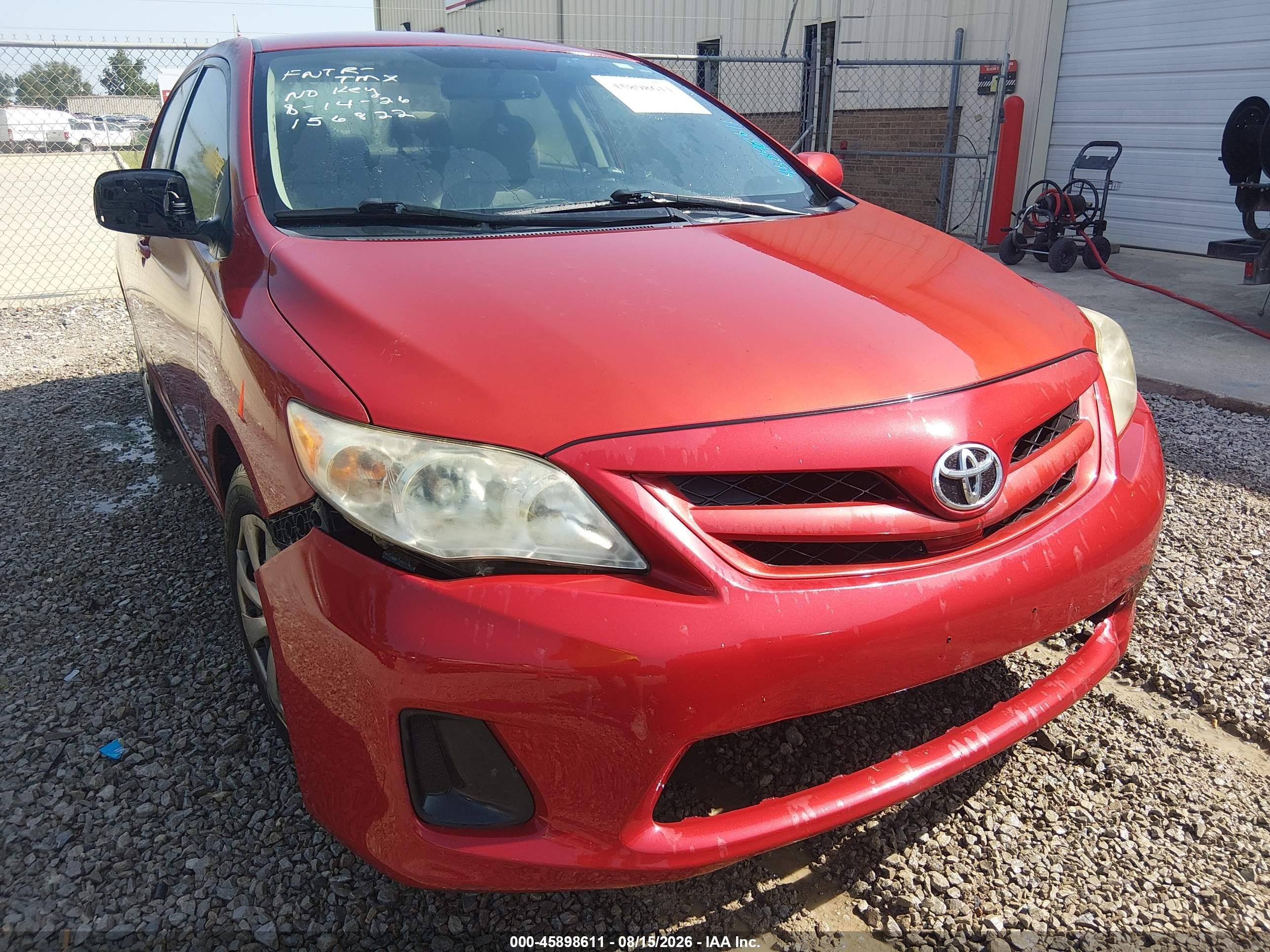 2011 Toyota Corolla Le Red vin: JTDBU4EE9B9156822