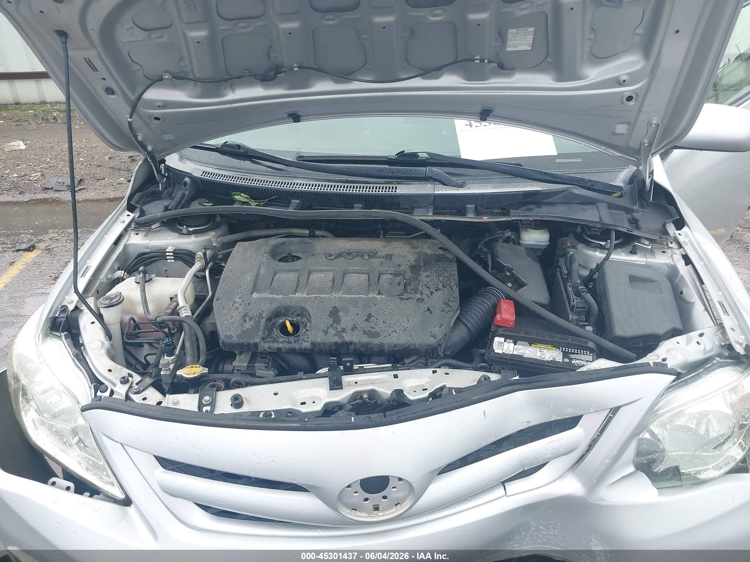 2011 Toyota Corolla Le Silver vin: JTDBU4EE9B9161907