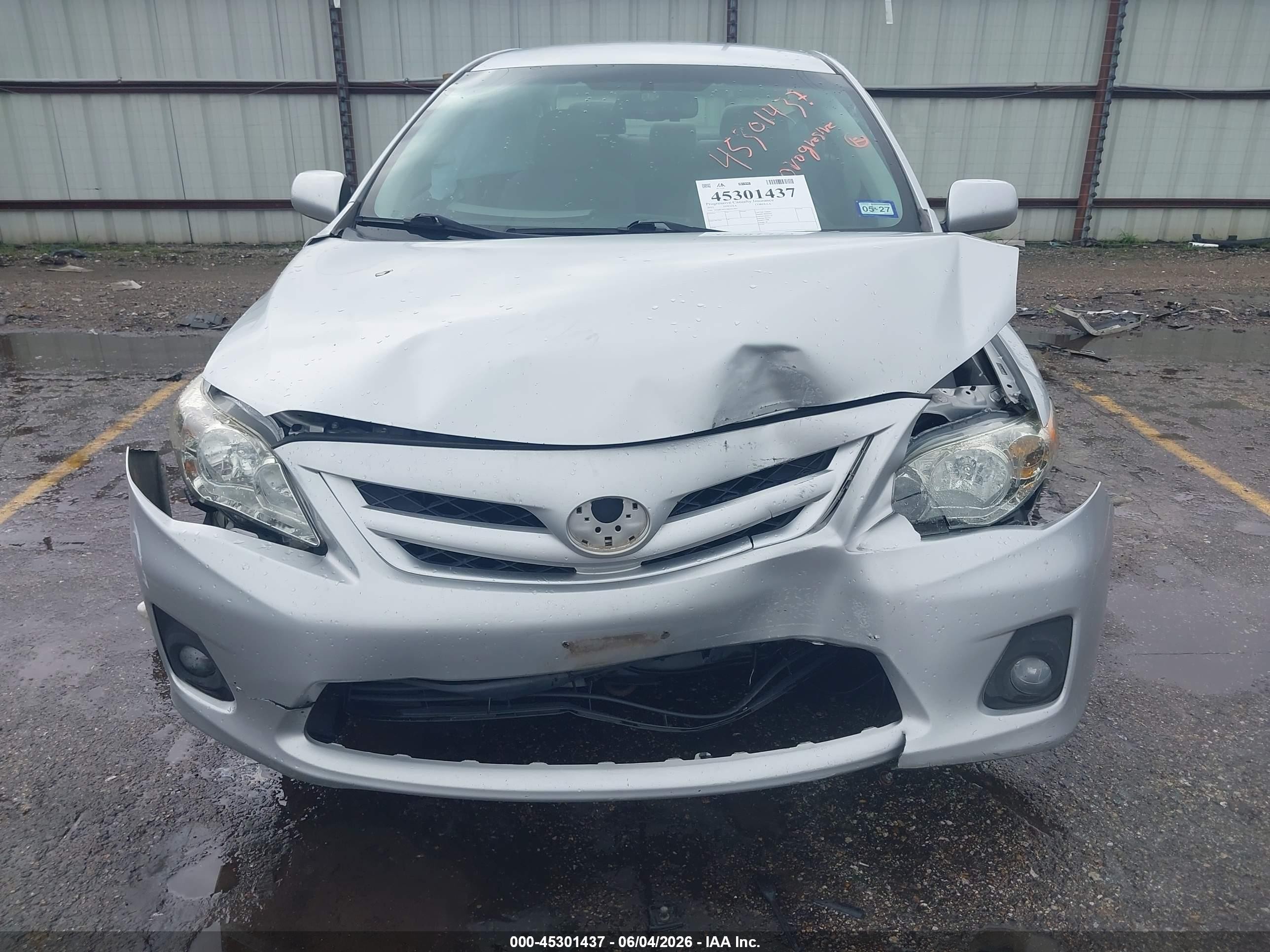 2011 Toyota Corolla Le Silver vin: JTDBU4EE9B9161907