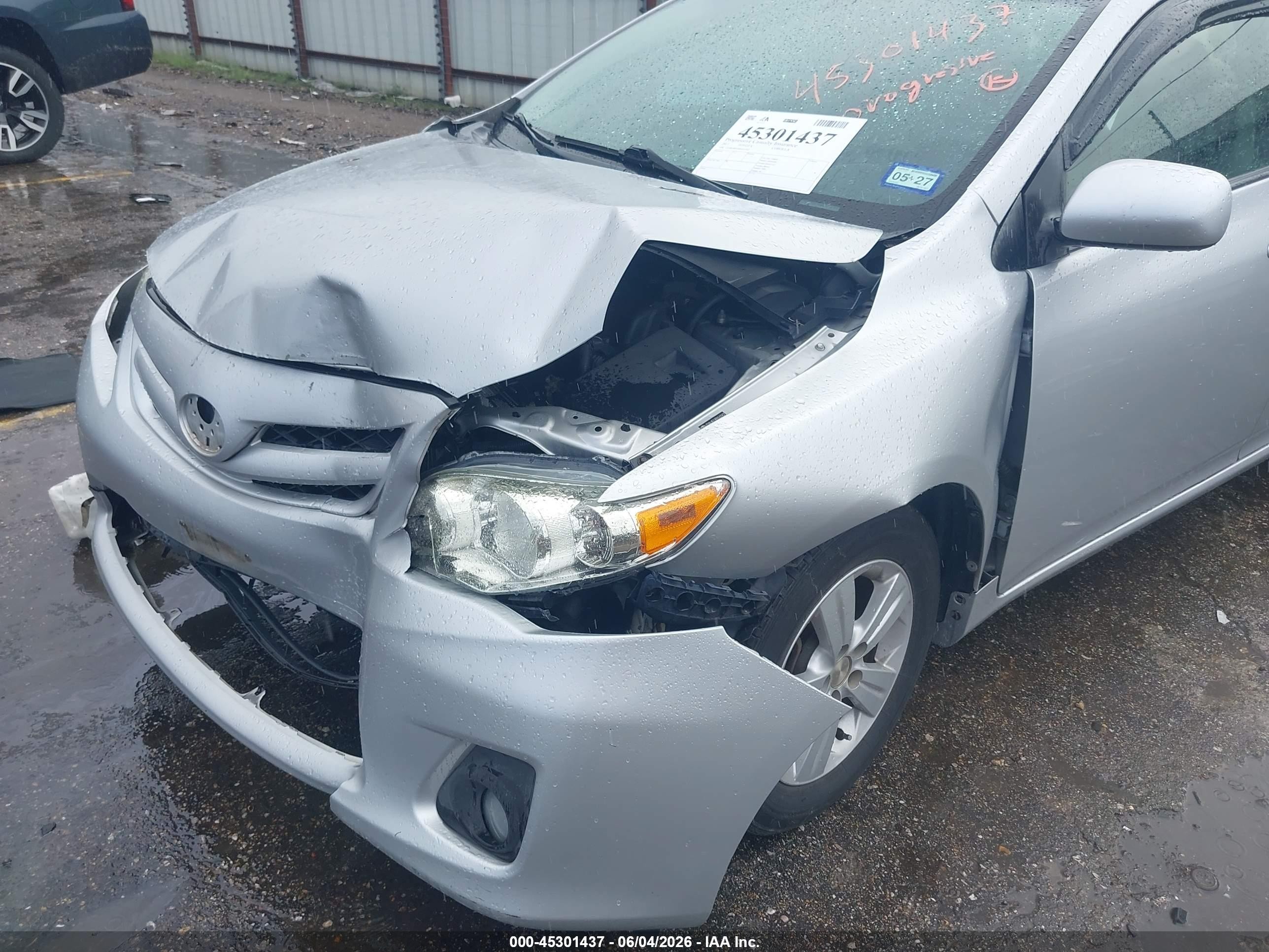 2011 Toyota Corolla Le Silver vin: JTDBU4EE9B9161907