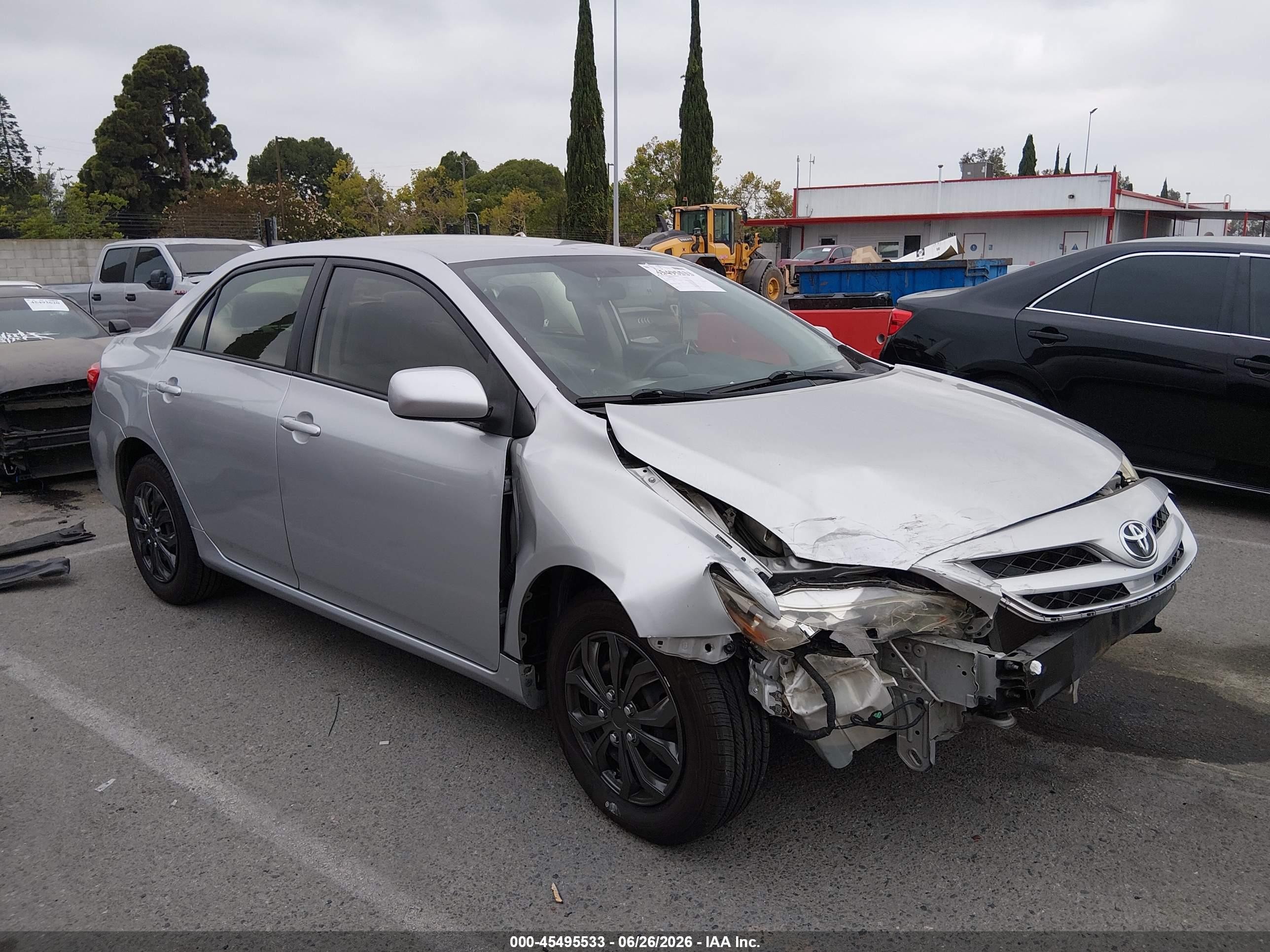 2011 Toyota Corolla Le Silver vin: JTDBU4EE9BJ089959