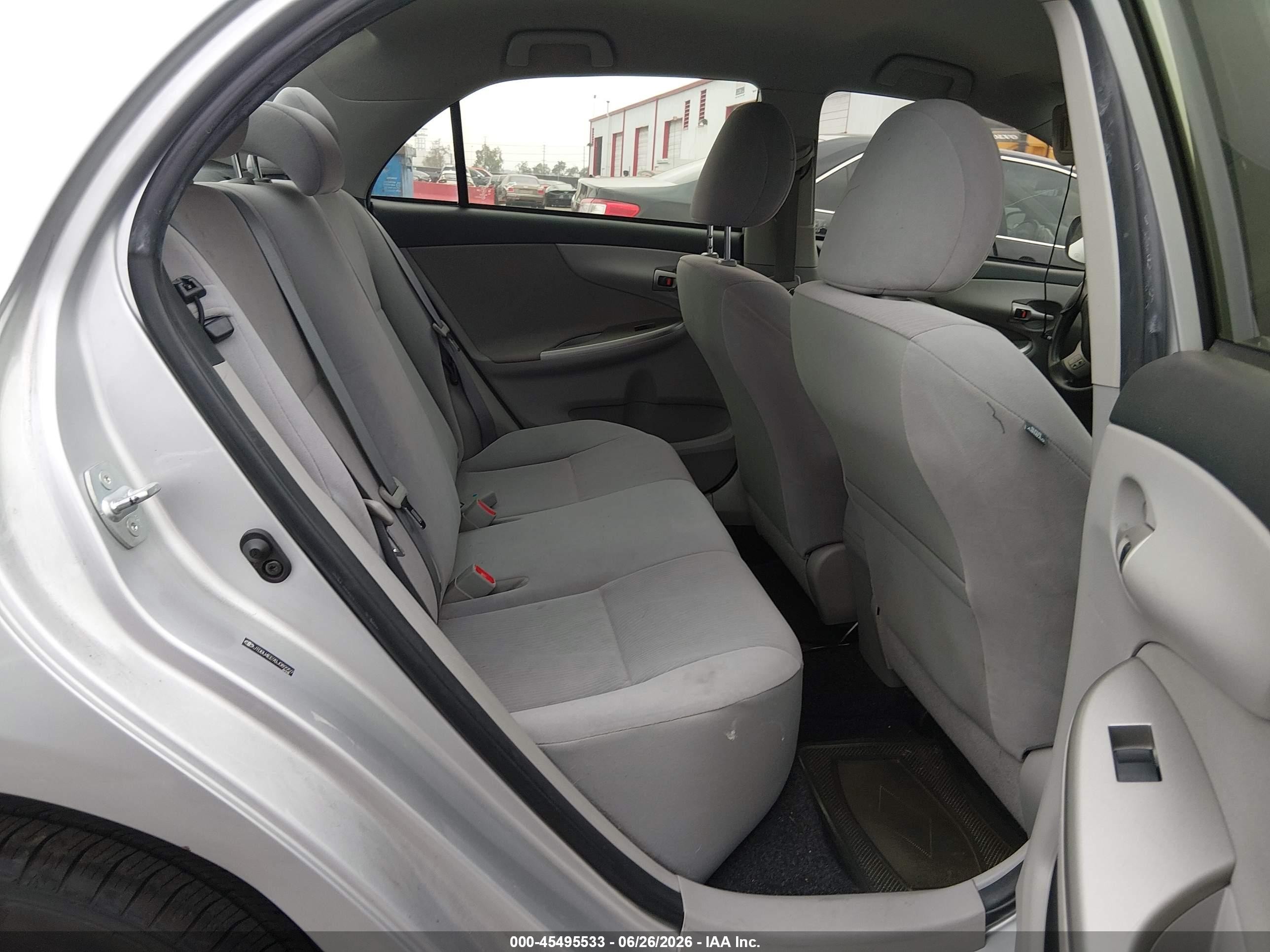 2011 Toyota Corolla Le Silver vin: JTDBU4EE9BJ089959