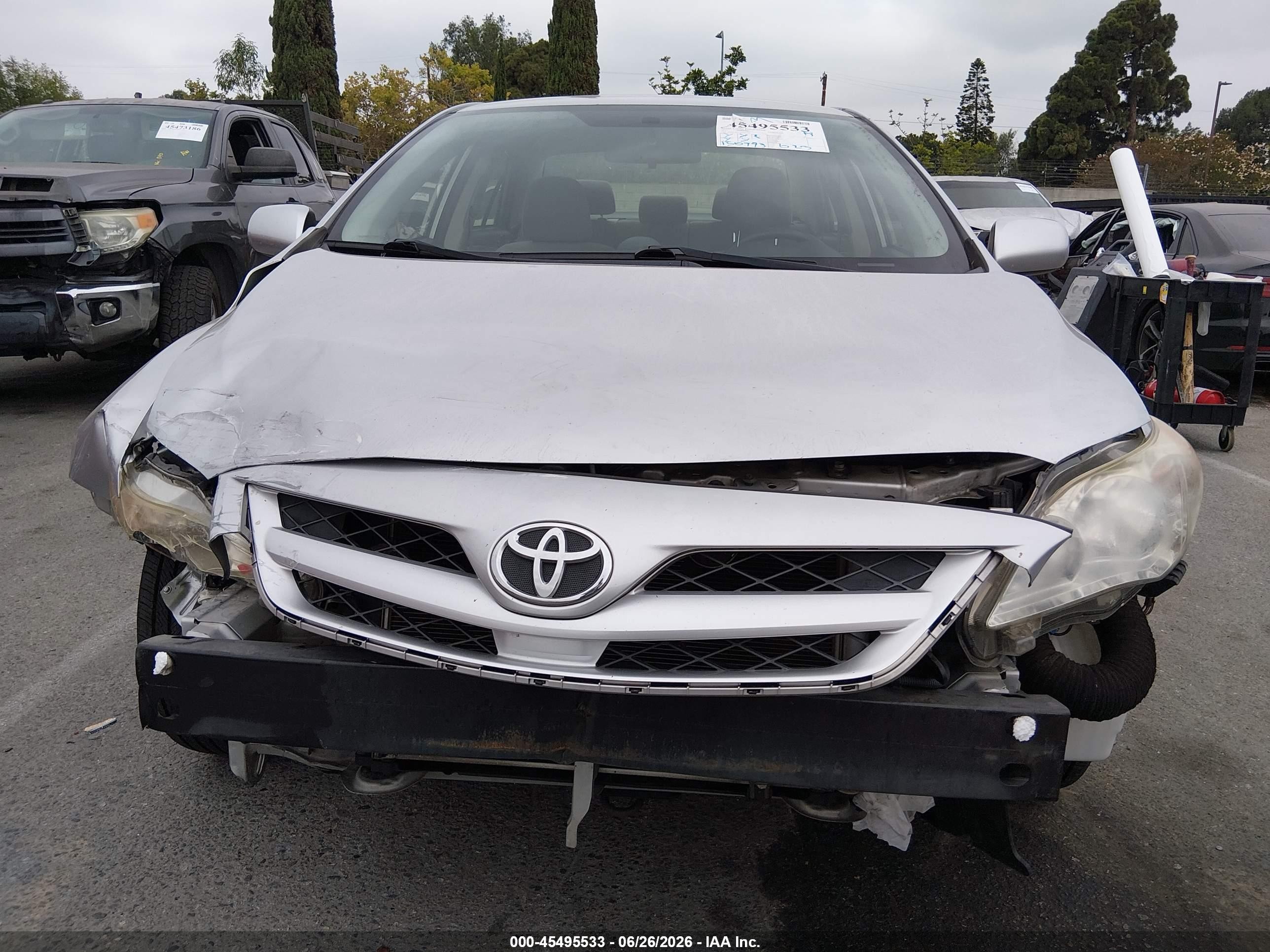2011 Toyota Corolla Le Silver vin: JTDBU4EE9BJ089959