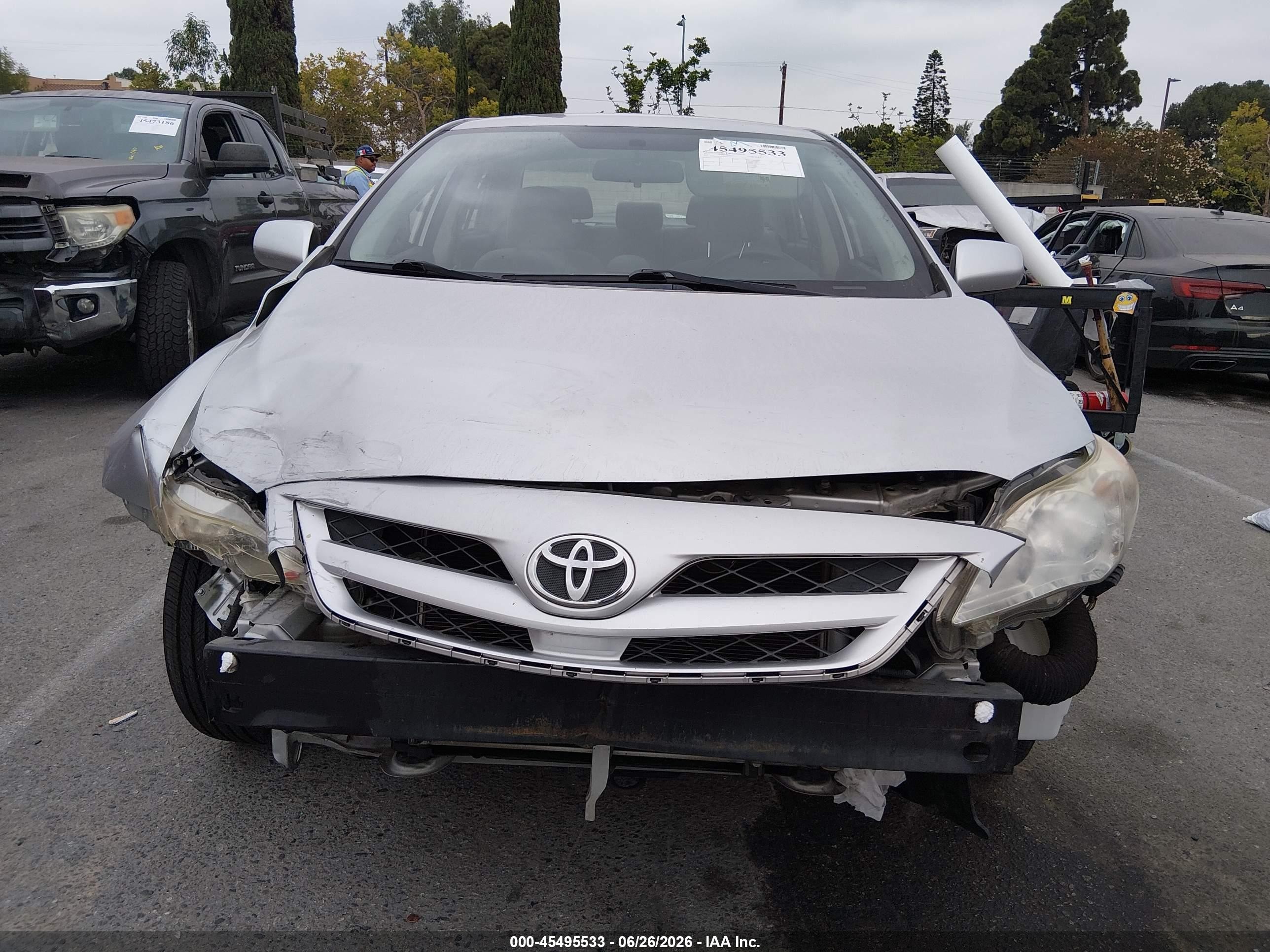 2011 Toyota Corolla Le Silver vin: JTDBU4EE9BJ089959