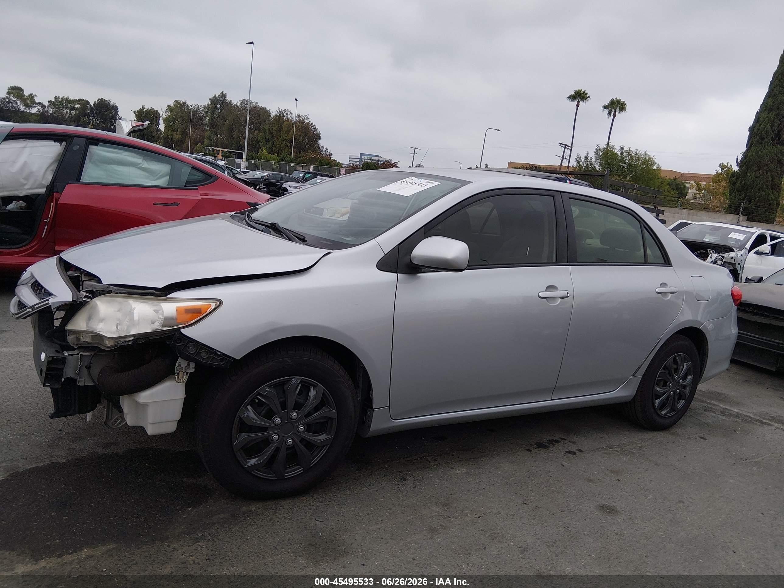 2011 Toyota Corolla Le Silver vin: JTDBU4EE9BJ089959