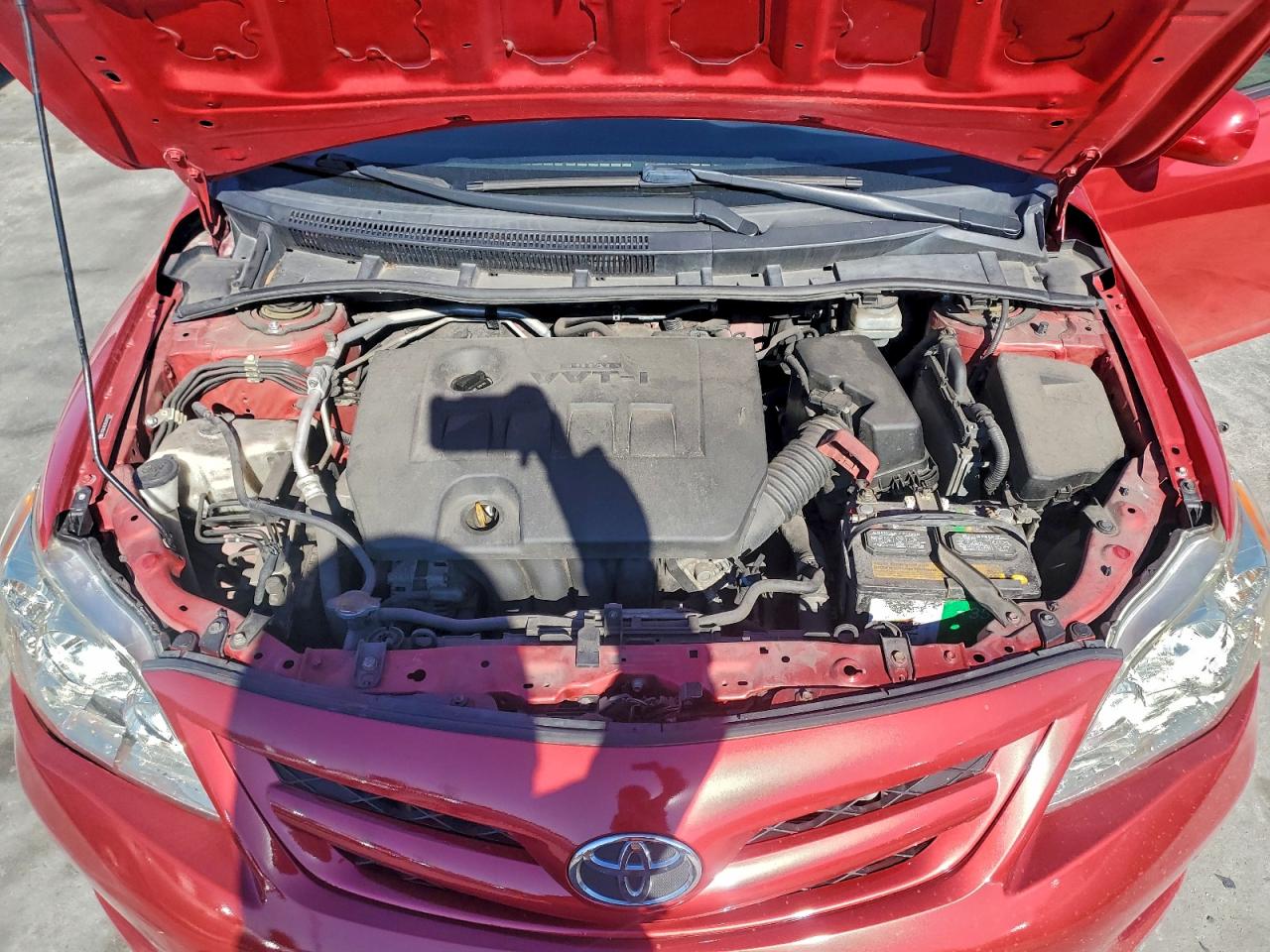 2011 Toyota Corolla Base Red vin: JTDBU4EE9BJ092070