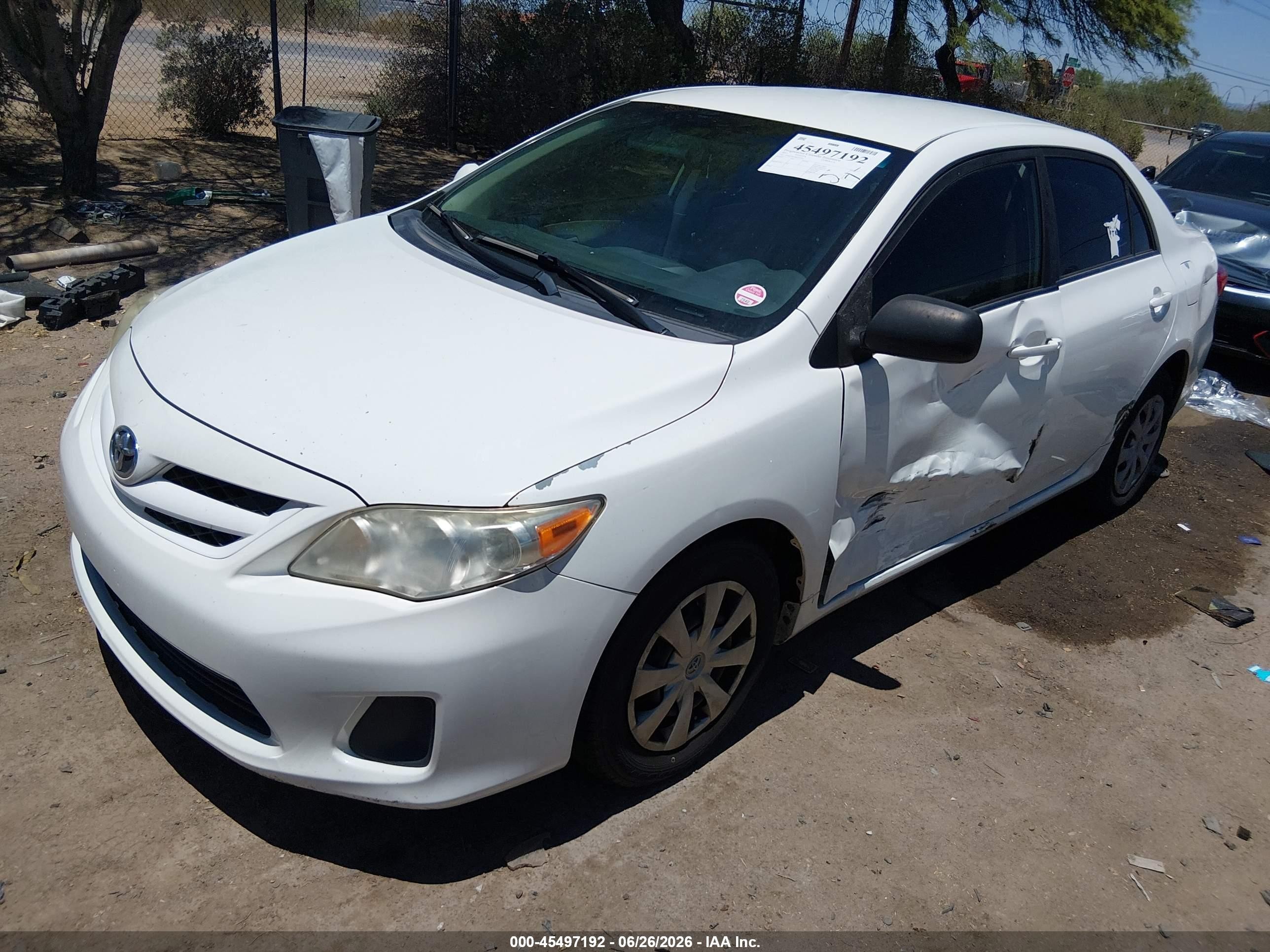 2011 Toyota Corolla Le White vin: JTDBU4EE9BJ104461