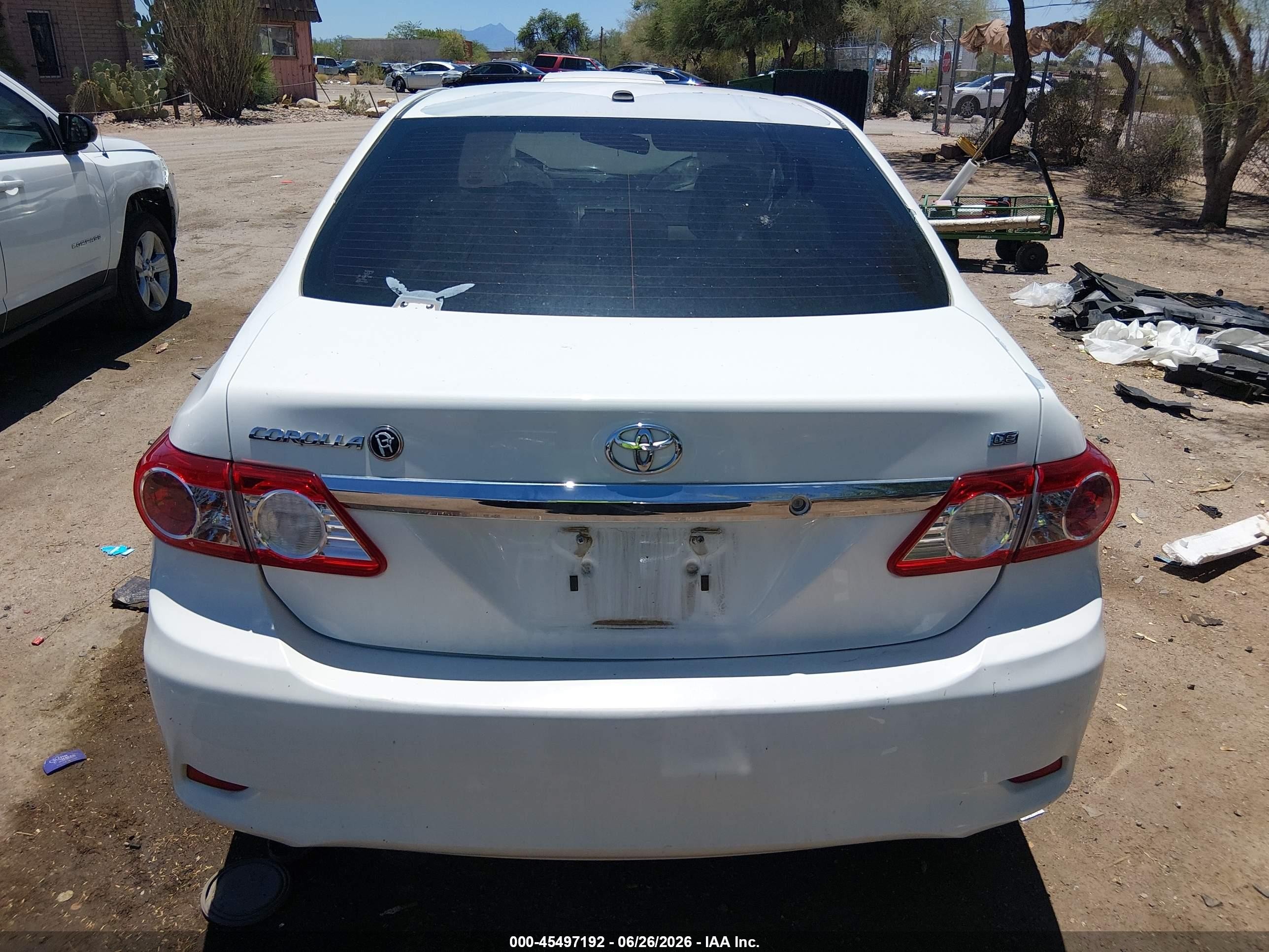2011 Toyota Corolla Le White vin: JTDBU4EE9BJ104461
