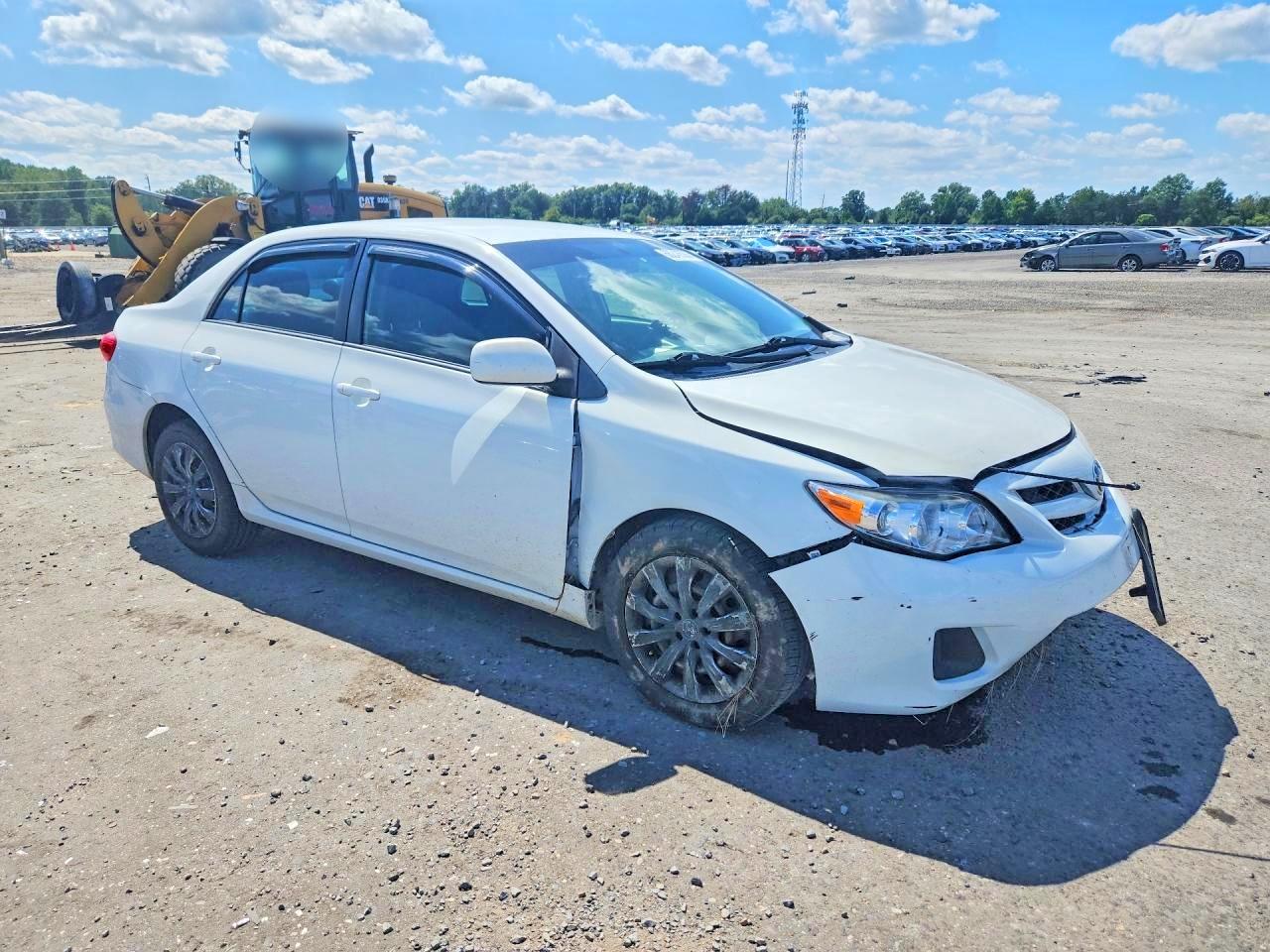 2012 Toyota Corolla Le White vin: JTDBU4EE9C9173587