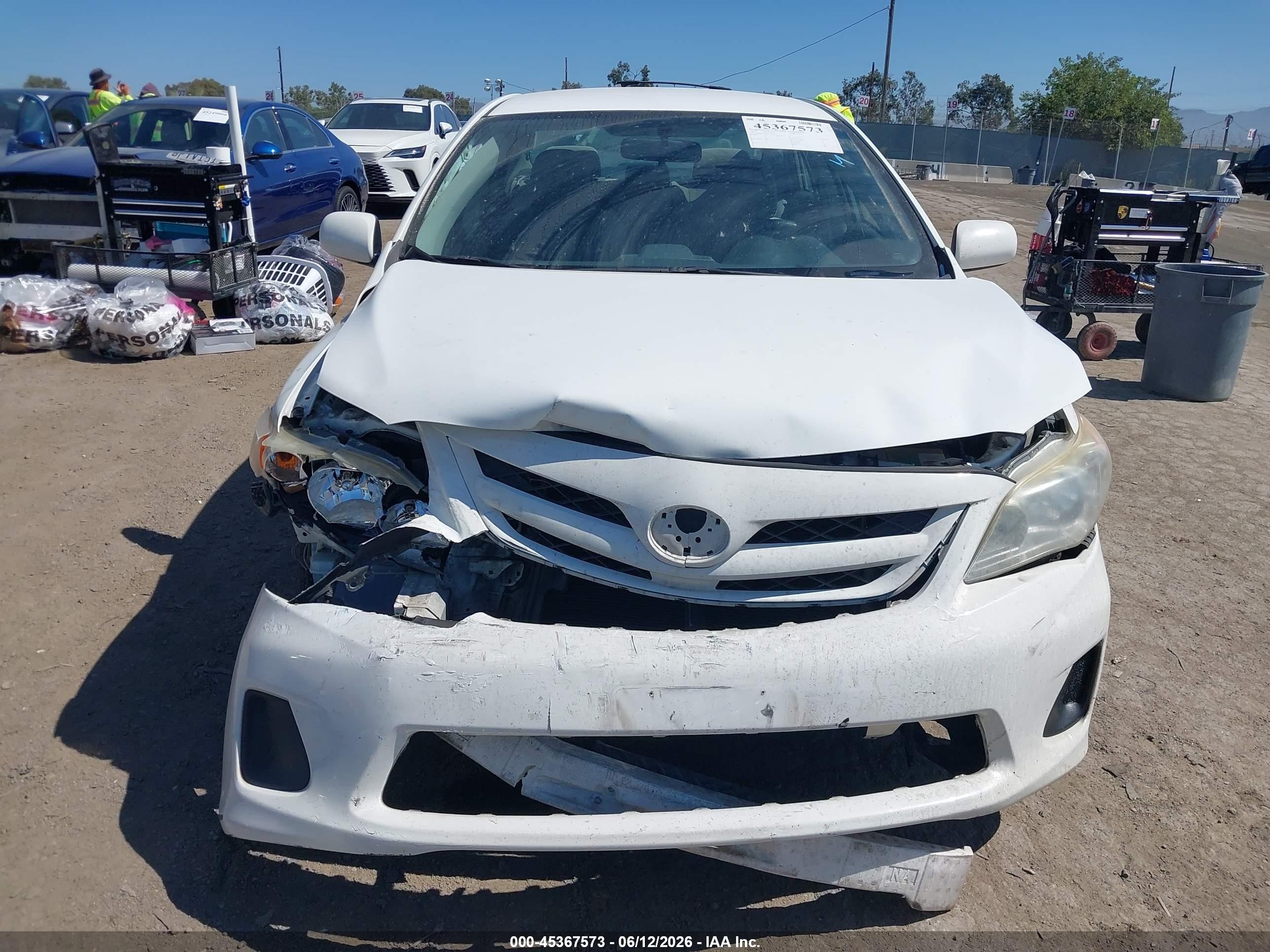 2012 Toyota Corolla Le White vin: JTDBU4EE9C9176196