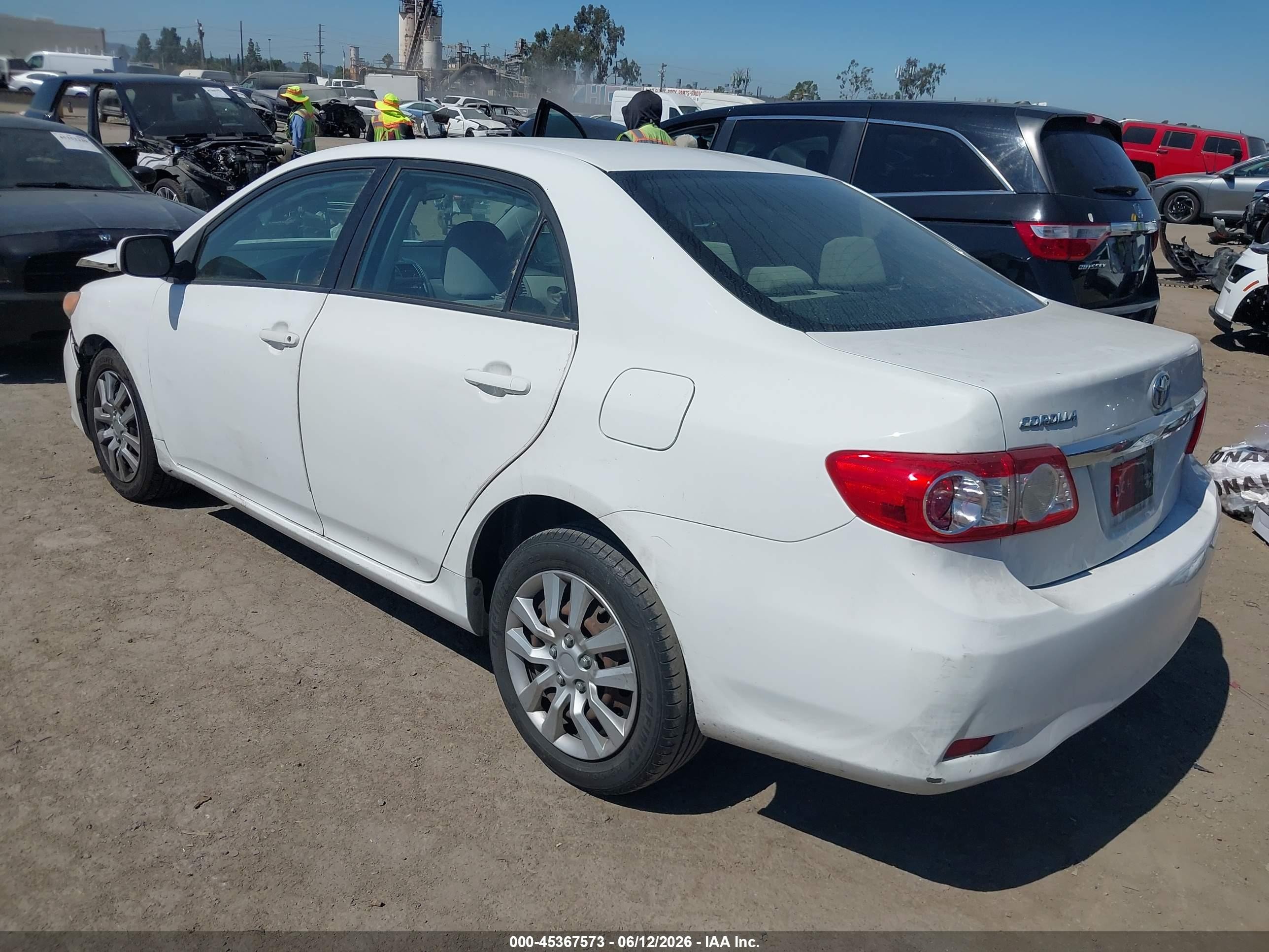 2012 Toyota Corolla Le White vin: JTDBU4EE9C9176196