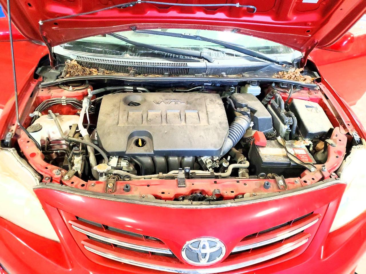2013 Toyota Corolla Le Red vin: JTDBU4EE9DJ118038