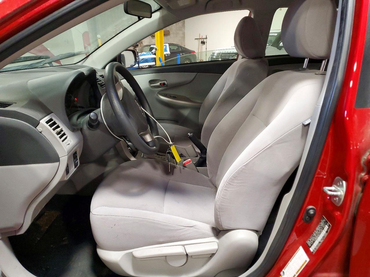 2013 Toyota Corolla Le Red vin: JTDBU4EE9DJ118038