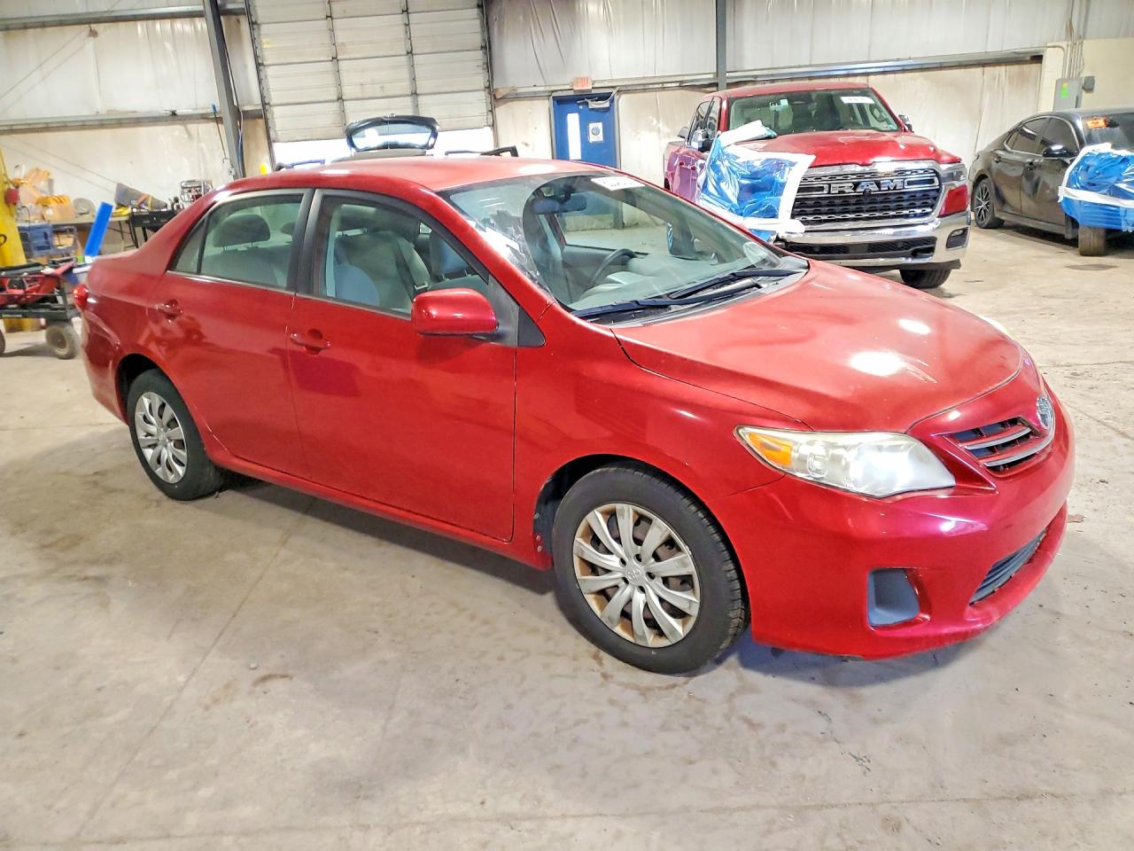 2013 Toyota Corolla Le Red vin: JTDBU4EE9DJ118038