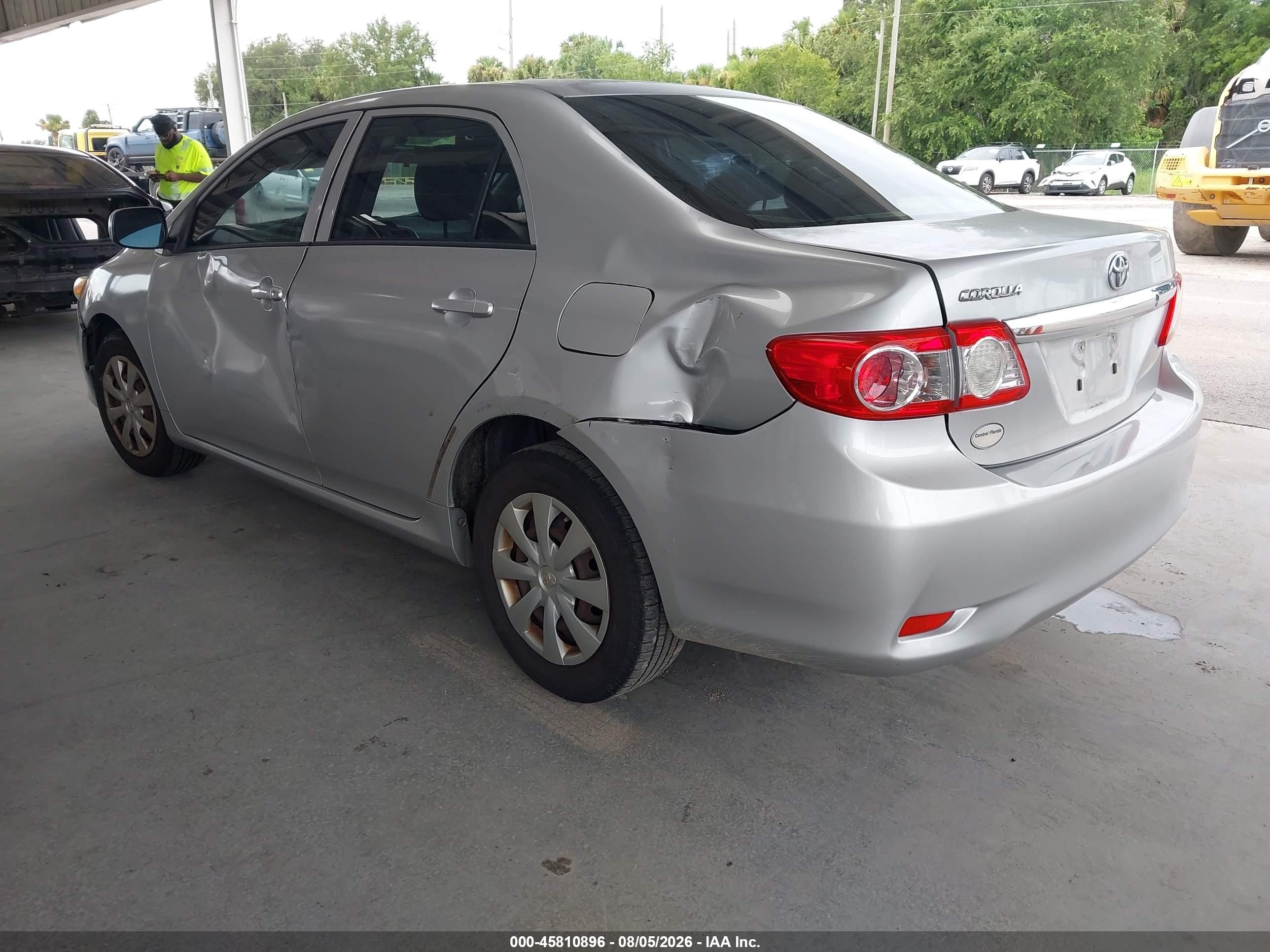 2013 Toyota Corolla L Silver vin: JTDBU4EE9DJ121862
