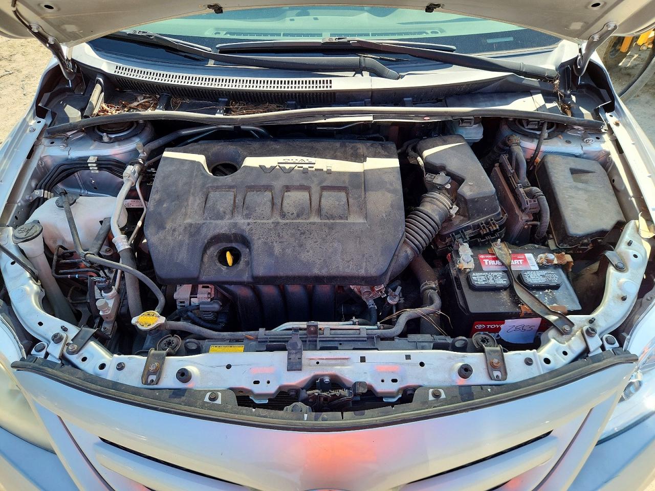 2013 Toyota Corolla L Silver vin: JTDBU4EE9DJ122428