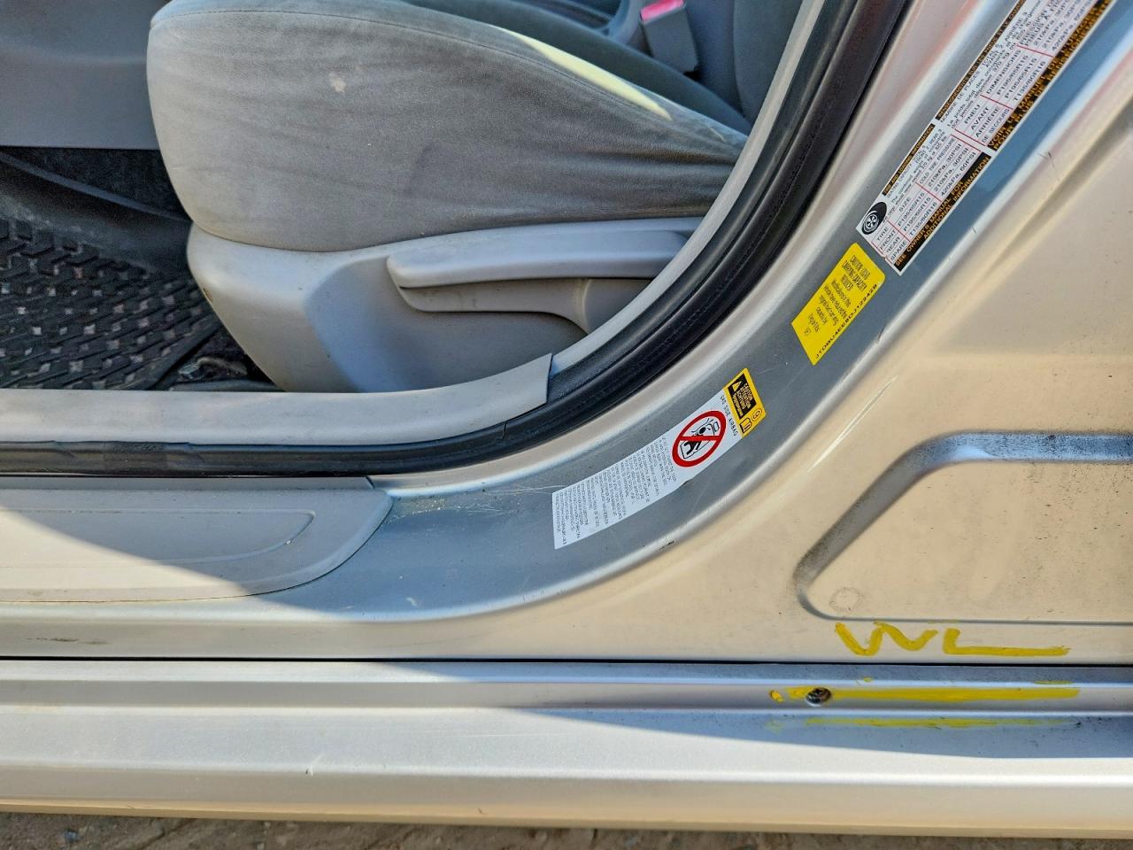 2013 Toyota Corolla L Silver vin: JTDBU4EE9DJ122428