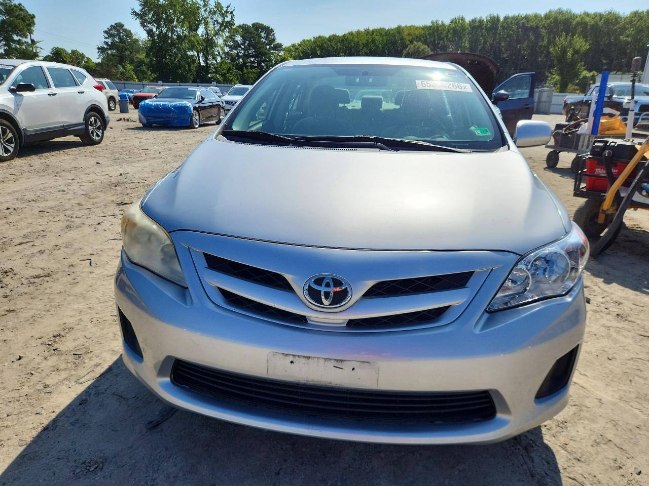 2013 Toyota Corolla L Silver vin: JTDBU4EE9DJ122428