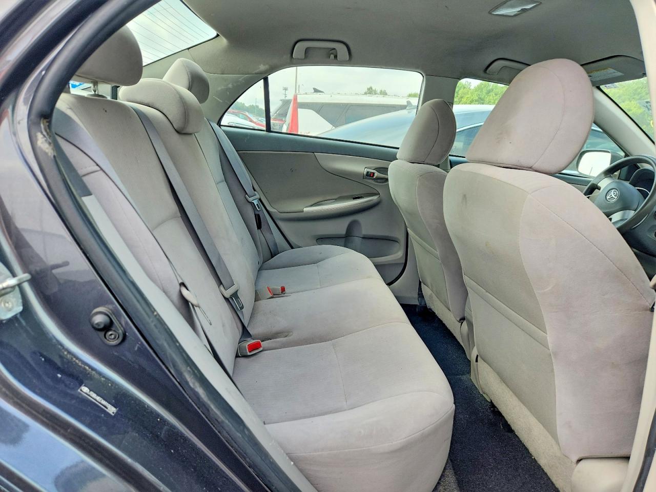 2010 Toyota Corolla Le Gray vin: JTDBU4EEXA9100385