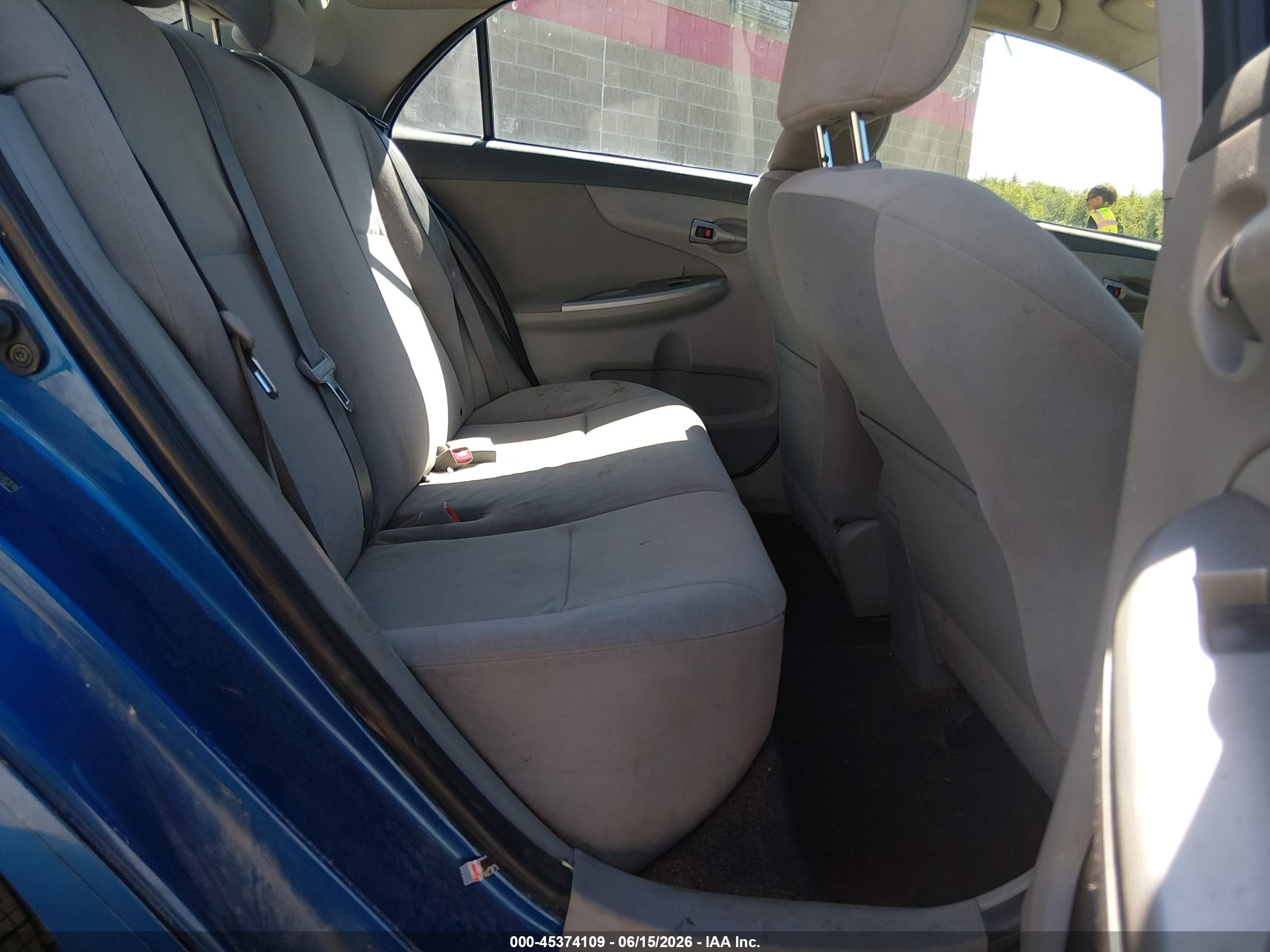 2010 Toyota Corolla Le Blue vin: JTDBU4EEXA9108308