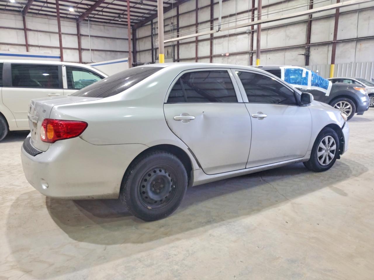 2010 Toyota Corolla Le Silver vin: JTDBU4EEXA9111435