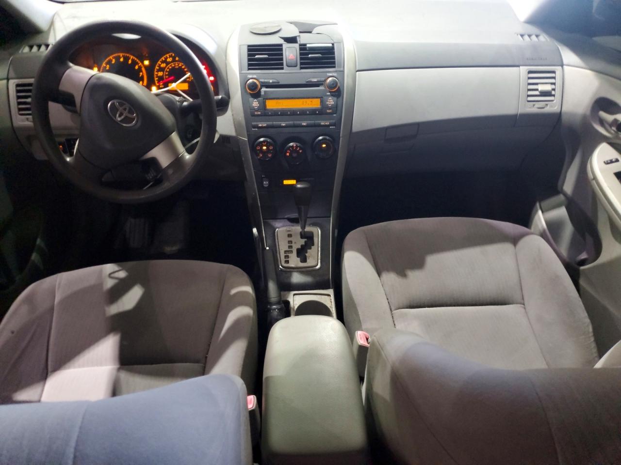 2010 Toyota Corolla Le Silver vin: JTDBU4EEXA9111435