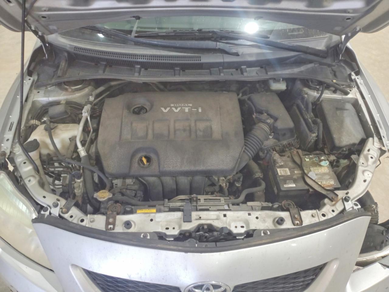 2010 Toyota Corolla Le Silver vin: JTDBU4EEXA9111435