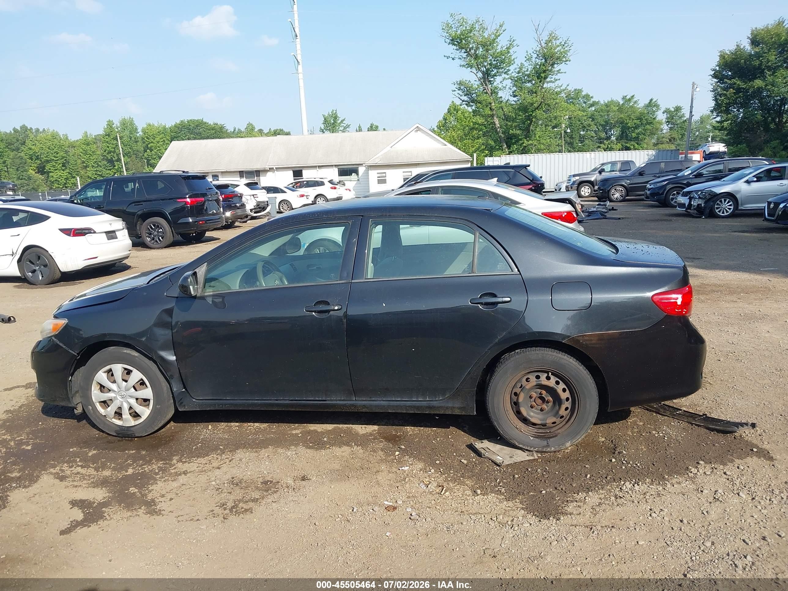 2010 Toyota Corolla Le Black vin: JTDBU4EEXAJ059156