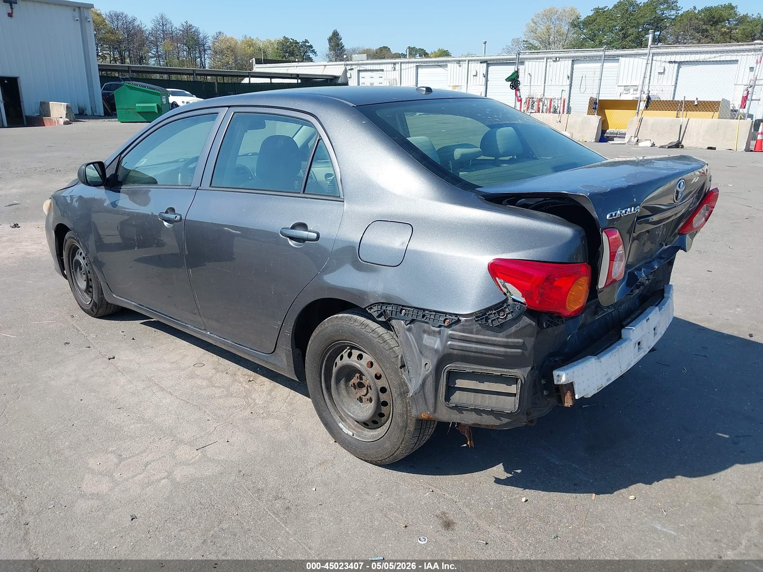 2010 Toyota Corolla Le Gray vin: JTDBU4EEXAJ059173