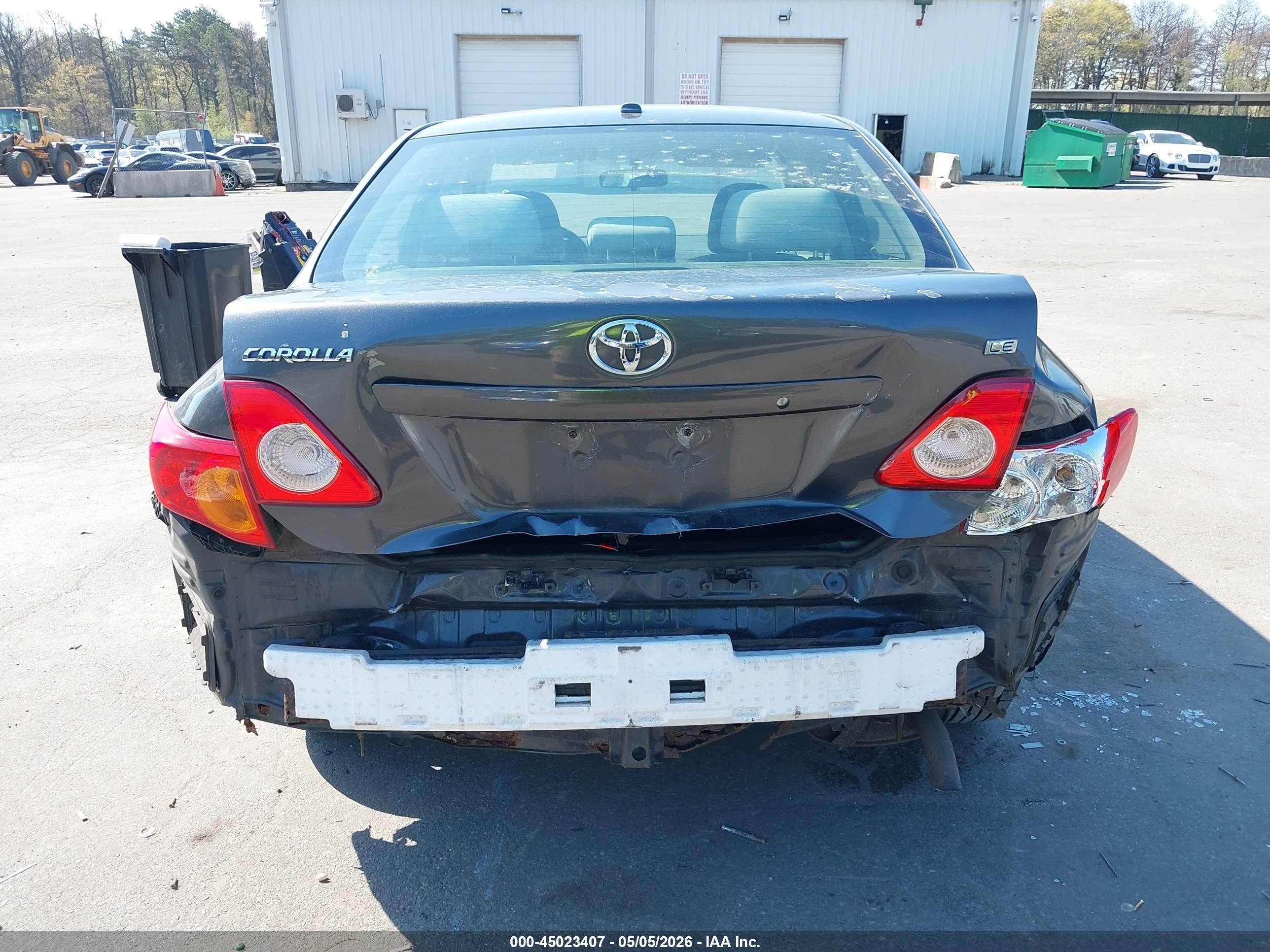 2010 Toyota Corolla Le Gray vin: JTDBU4EEXAJ059173