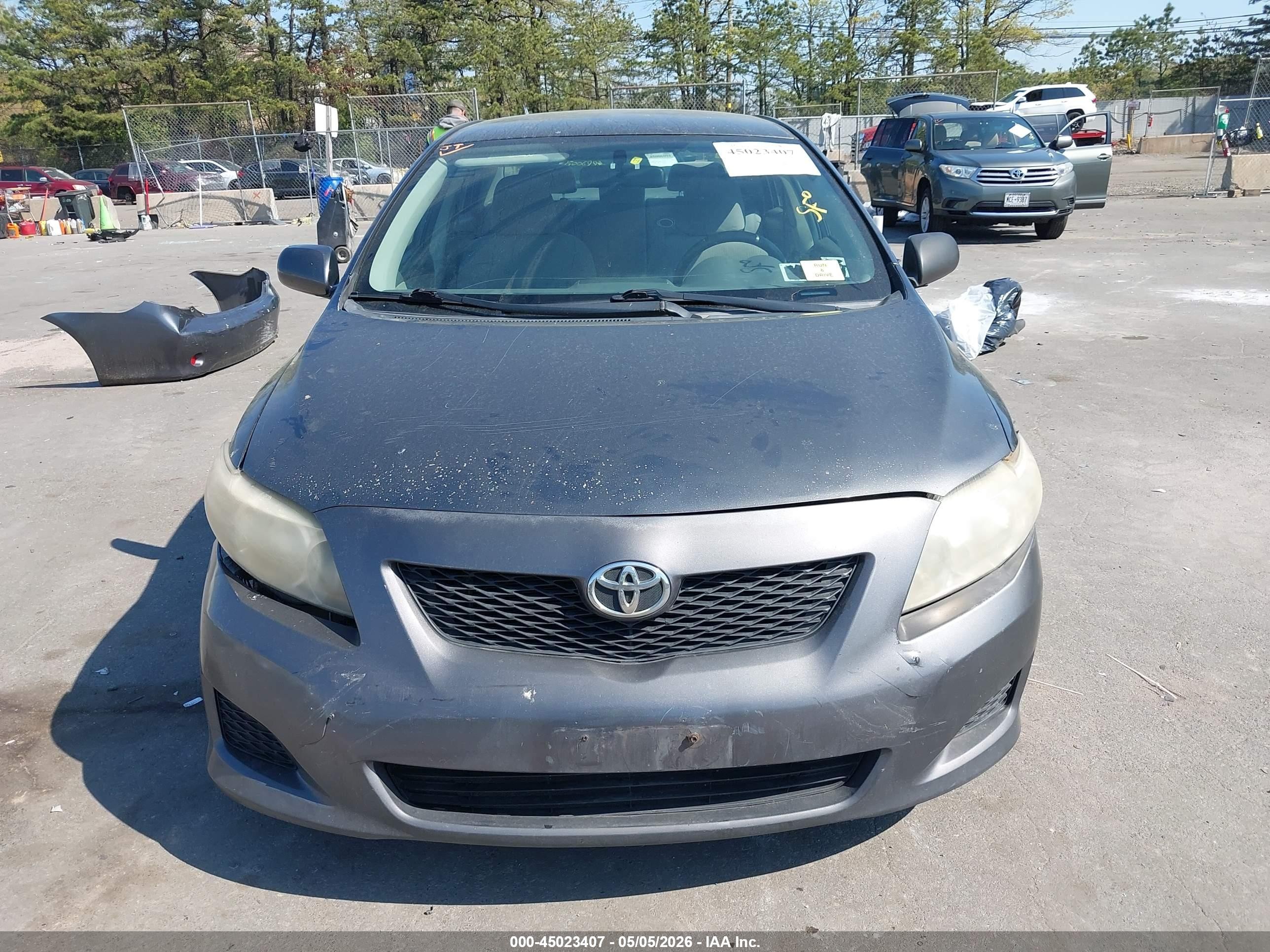 2010 Toyota Corolla Le Gray vin: JTDBU4EEXAJ059173