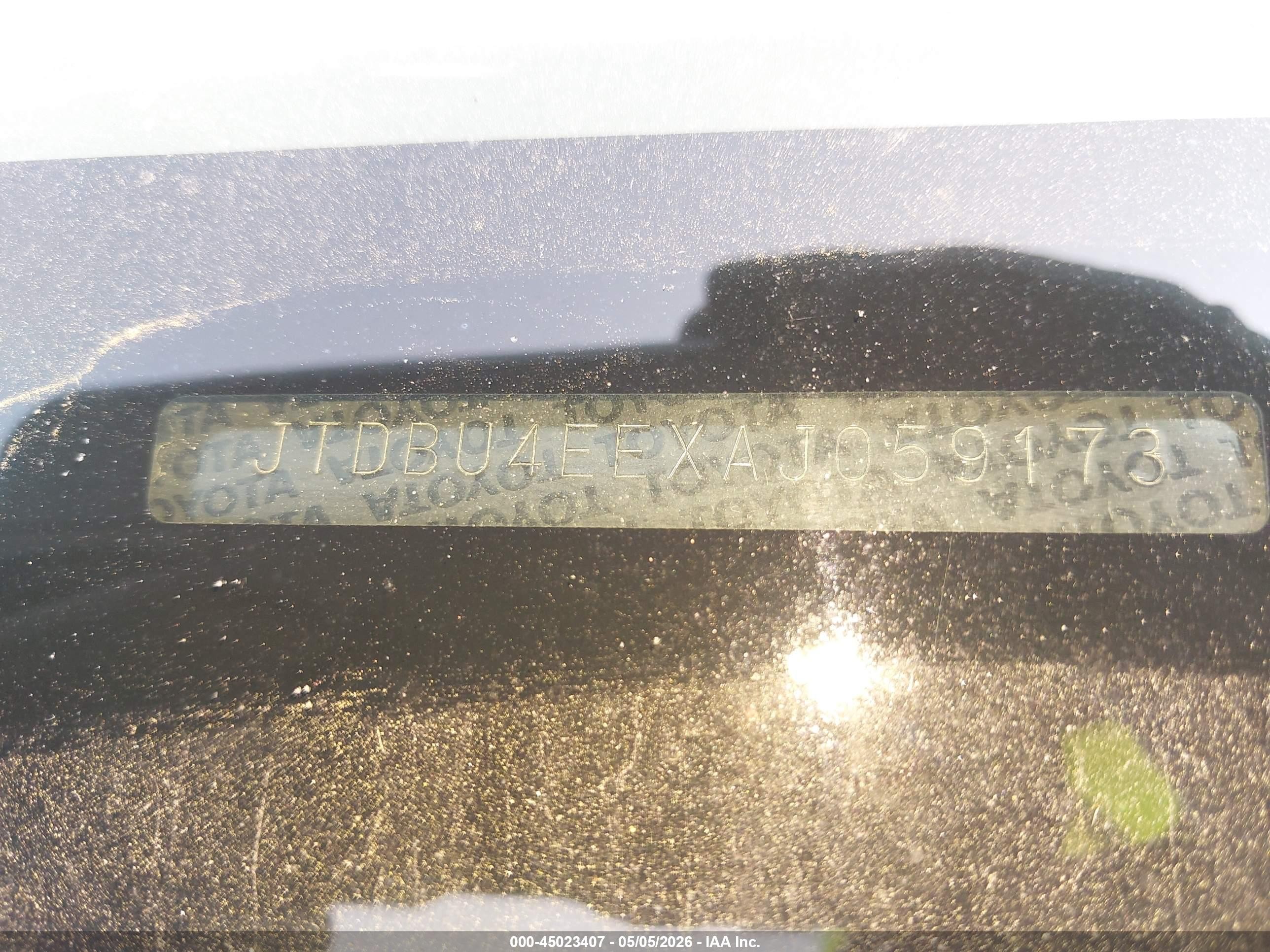 2010 Toyota Corolla Le Gray vin: JTDBU4EEXAJ059173