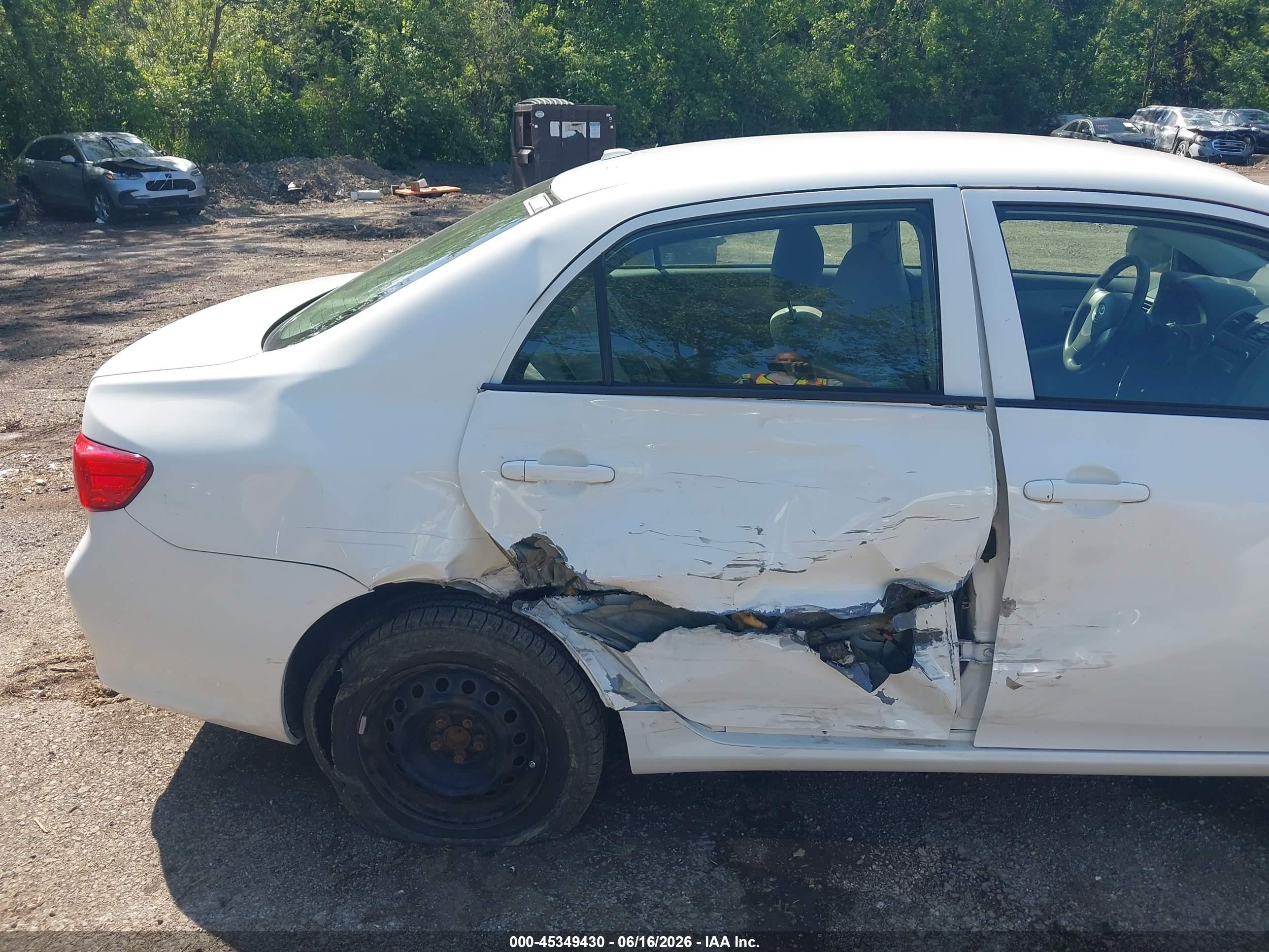 2010 Toyota Corolla Le Белый vin: JTDBU4EEXAJ065541