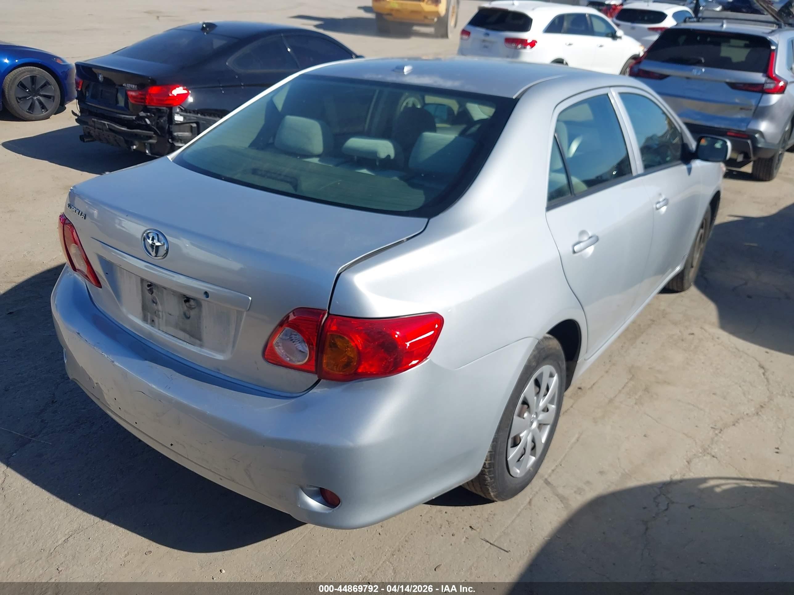 2010 Toyota Corolla Le Silver vin: JTDBU4EEXAJ068312