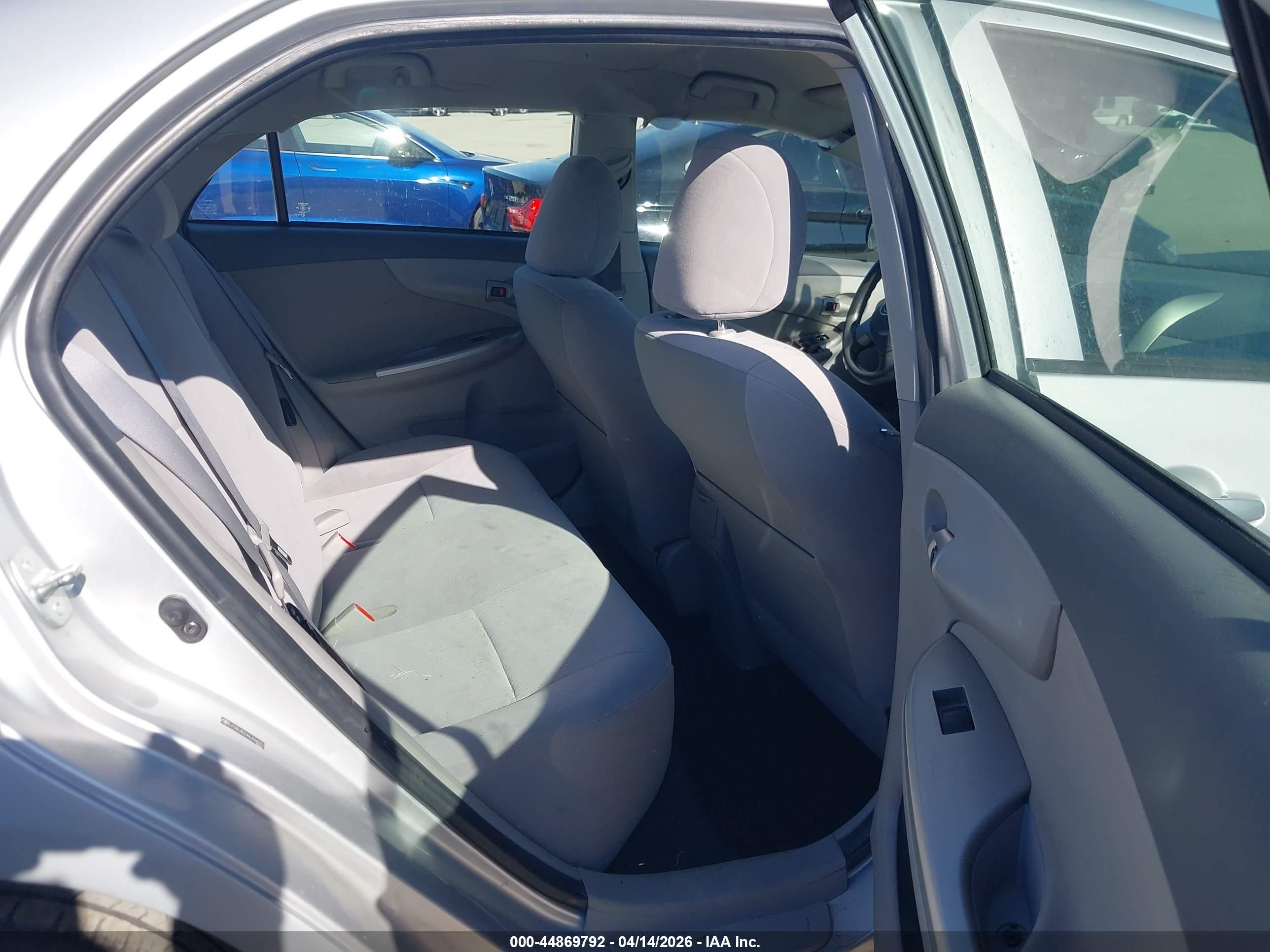 2010 Toyota Corolla Le Silver vin: JTDBU4EEXAJ068312
