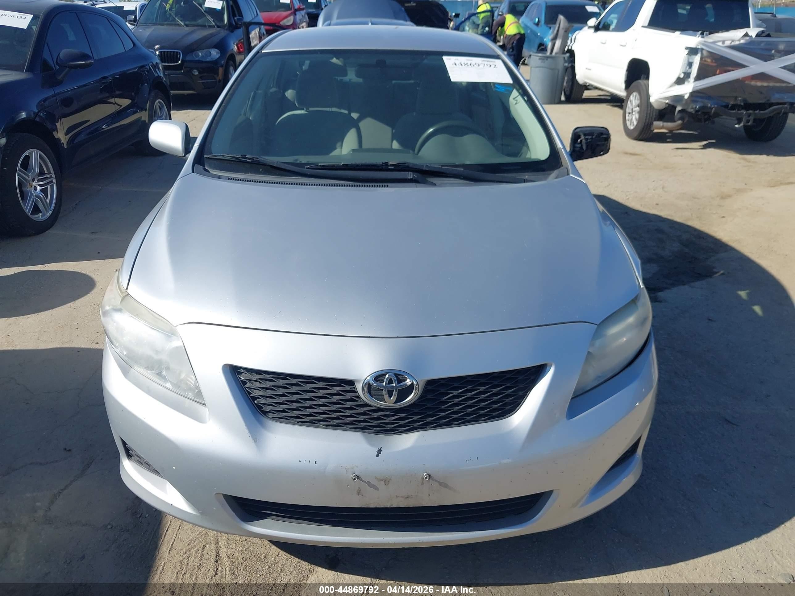2010 Toyota Corolla Le Silver vin: JTDBU4EEXAJ068312