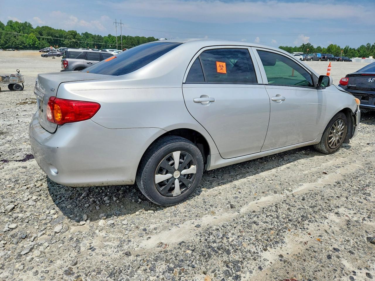 2010 Toyota Corolla Le Silver vin: JTDBU4EEXAJ073221
