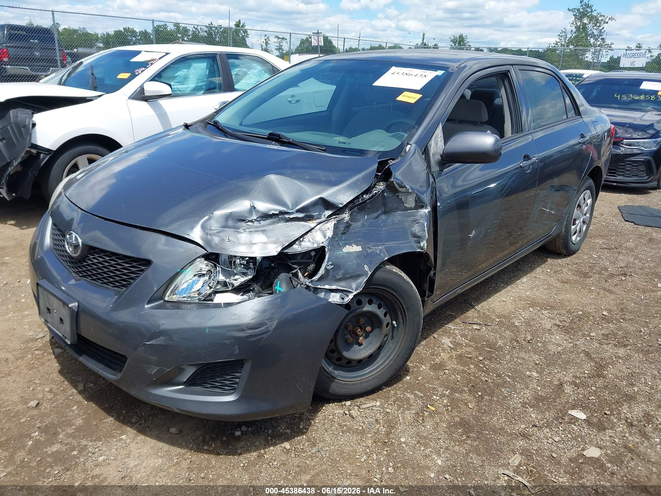 2010 Toyota Corolla Le Gray vin: JTDBU4EEXAJ074076