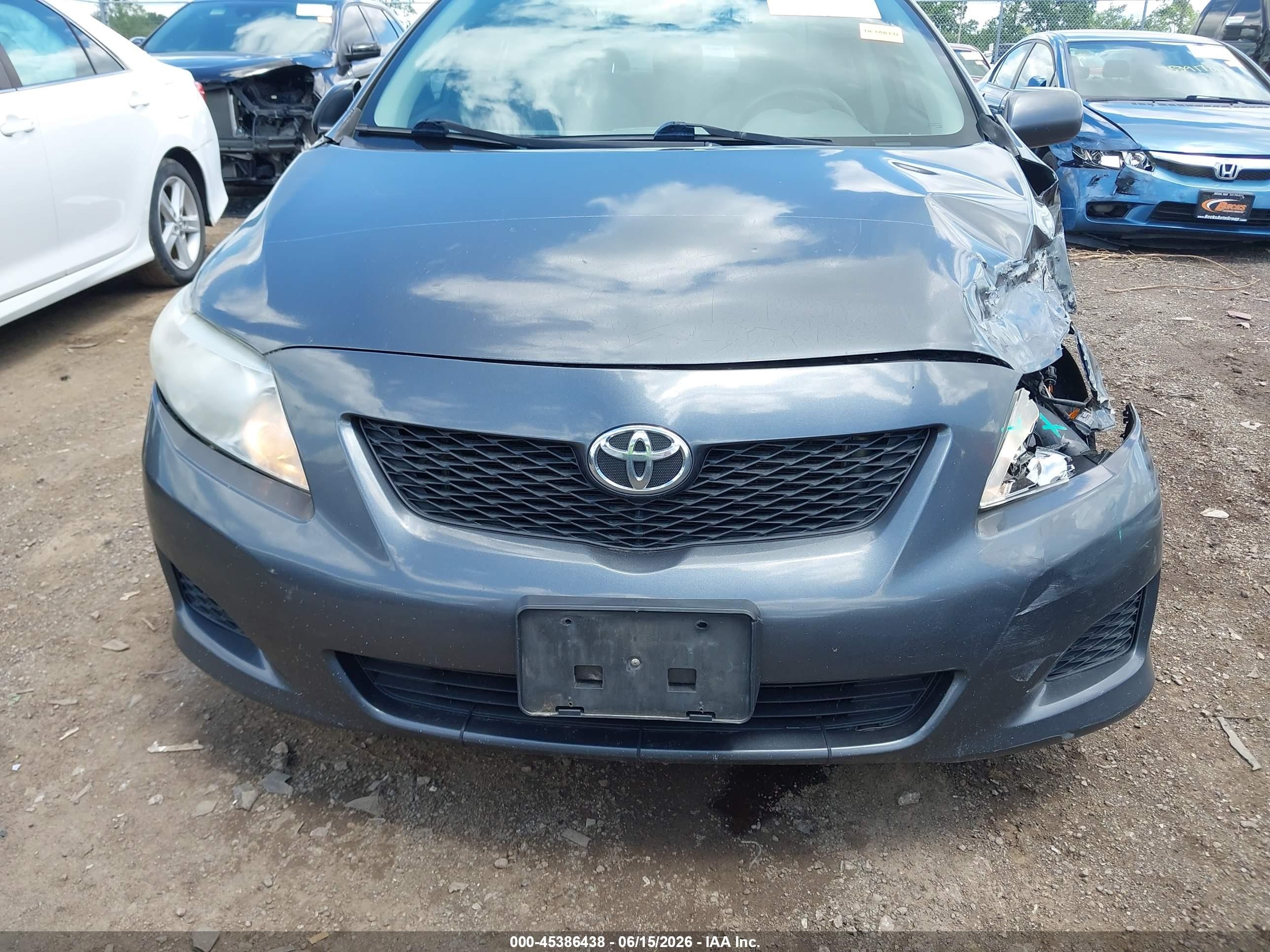 2010 Toyota Corolla Le Gray vin: JTDBU4EEXAJ074076