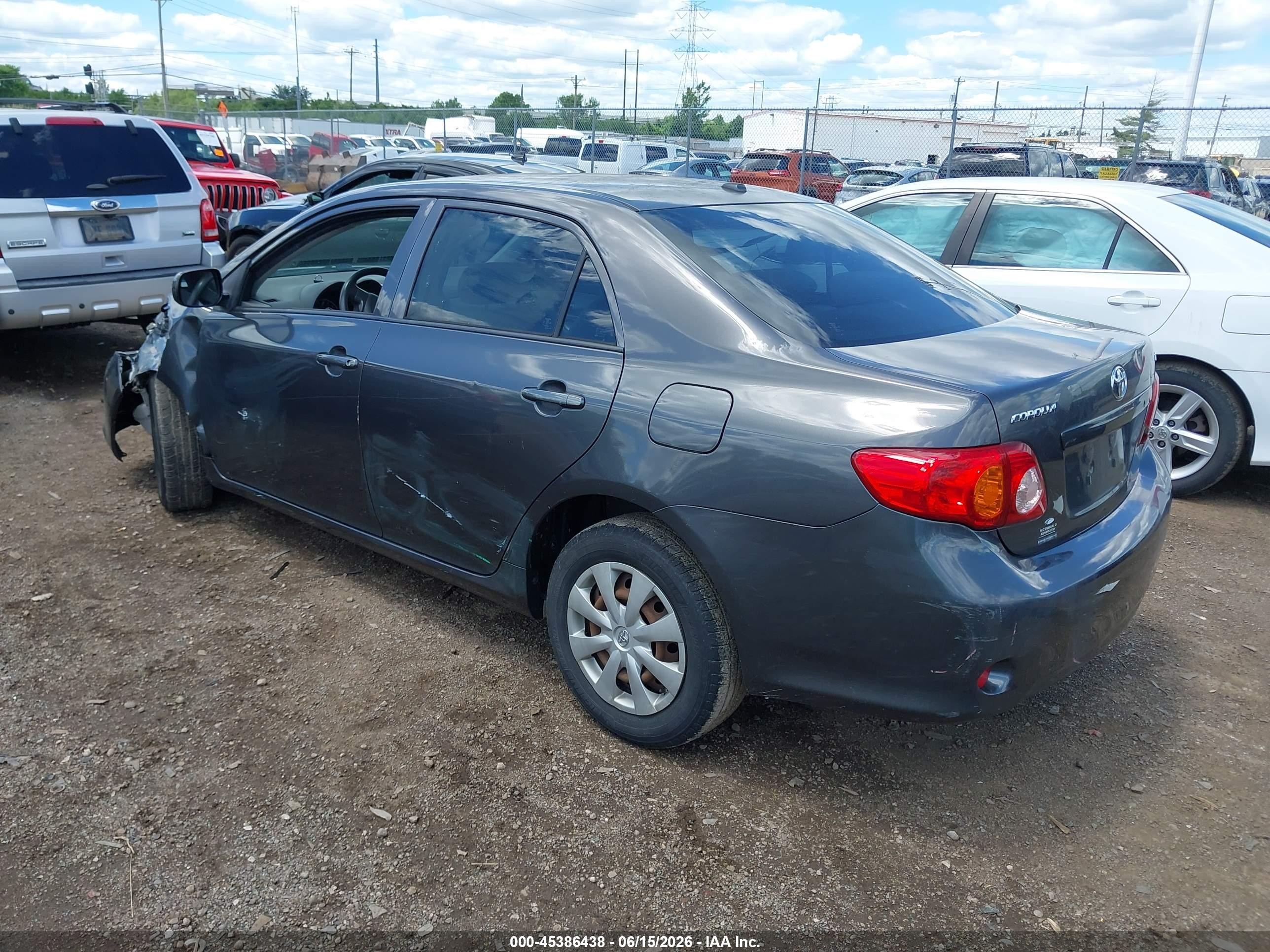 2010 Toyota Corolla Le Gray vin: JTDBU4EEXAJ074076