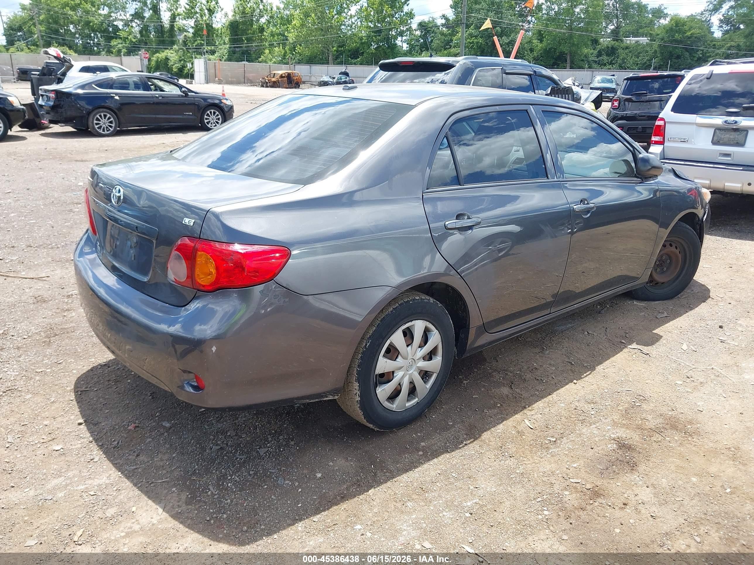 2010 Toyota Corolla Le Gray vin: JTDBU4EEXAJ074076